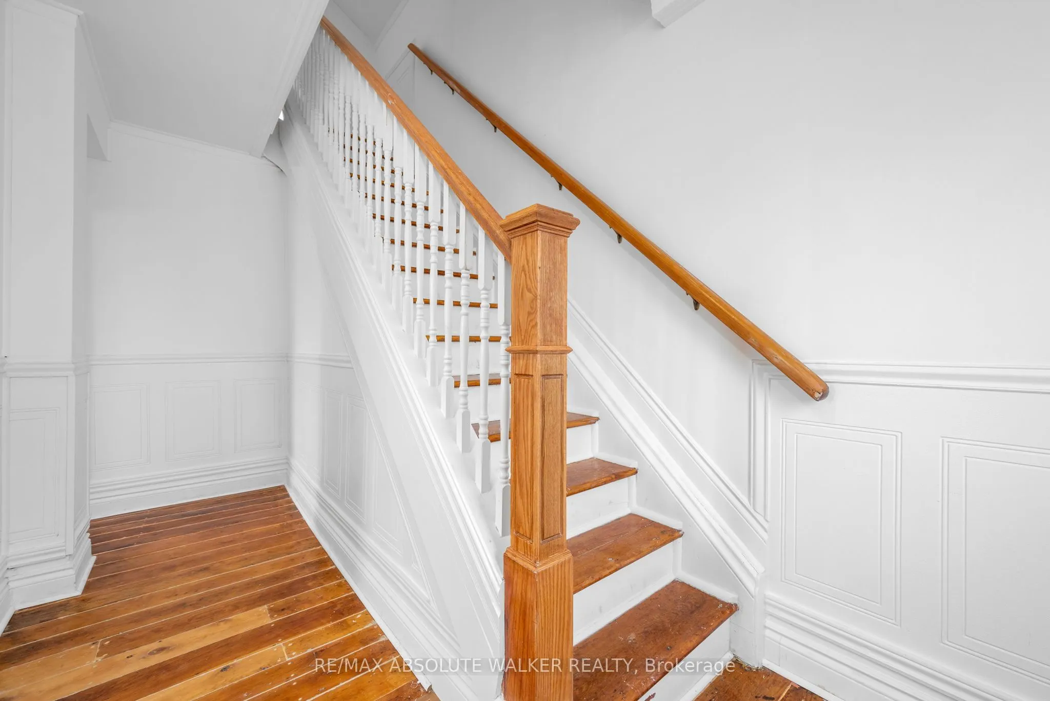 297 Park Street E