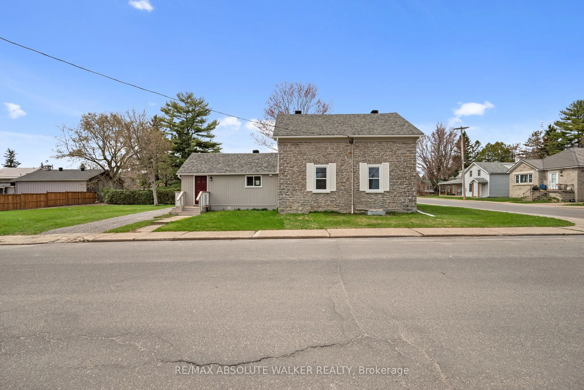 297 Park Street E