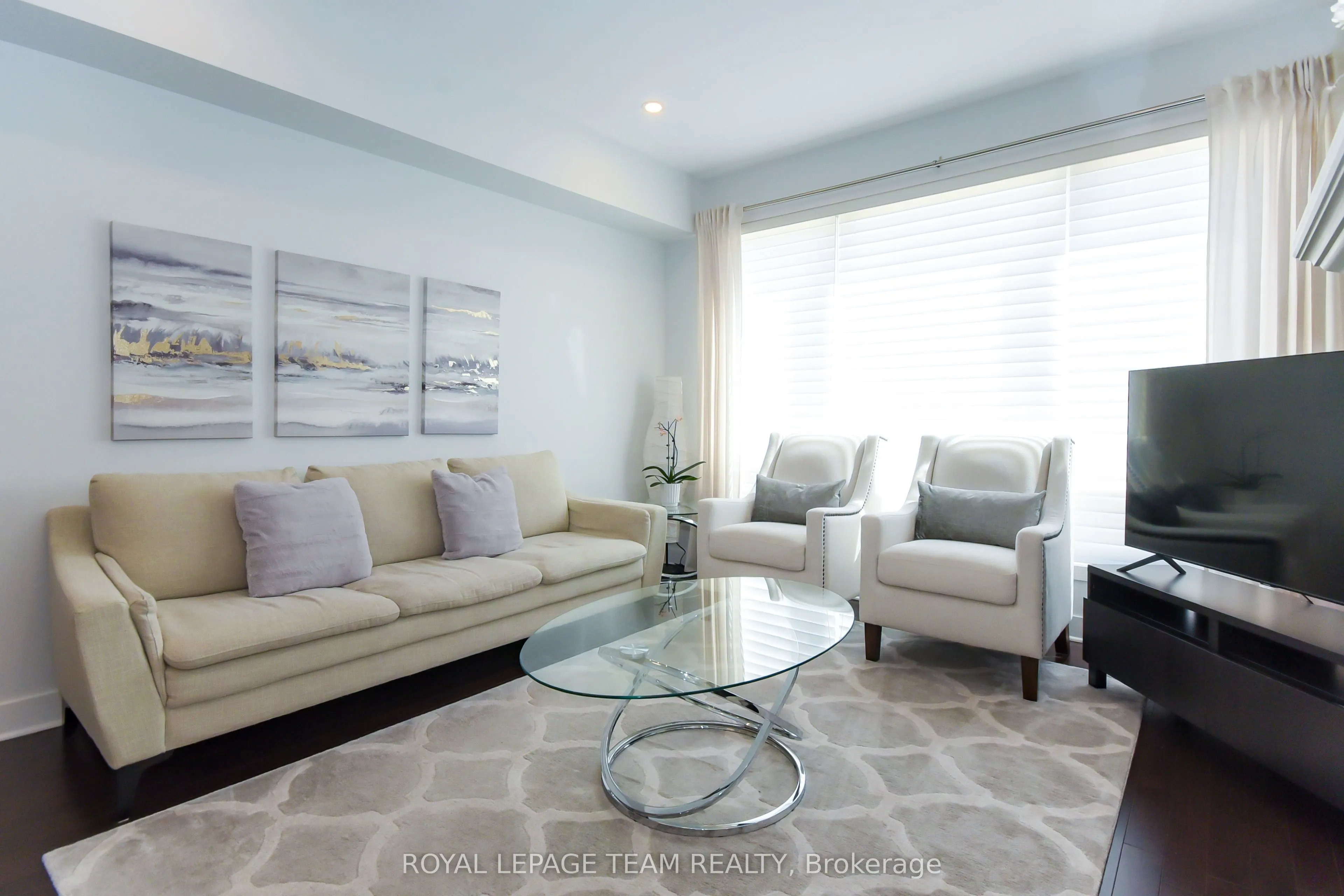 725 Capricorn Circle