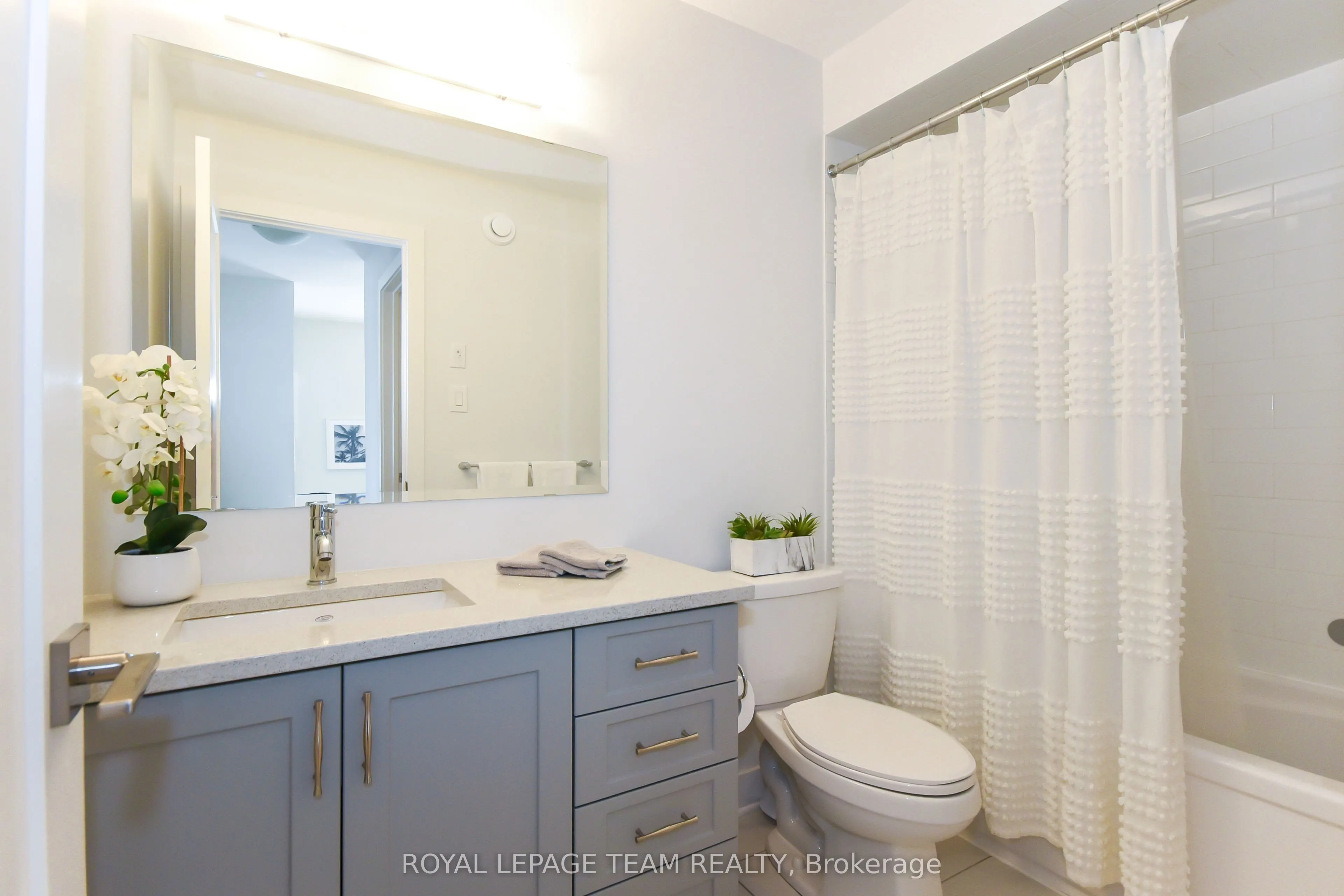 725 Capricorn Circle