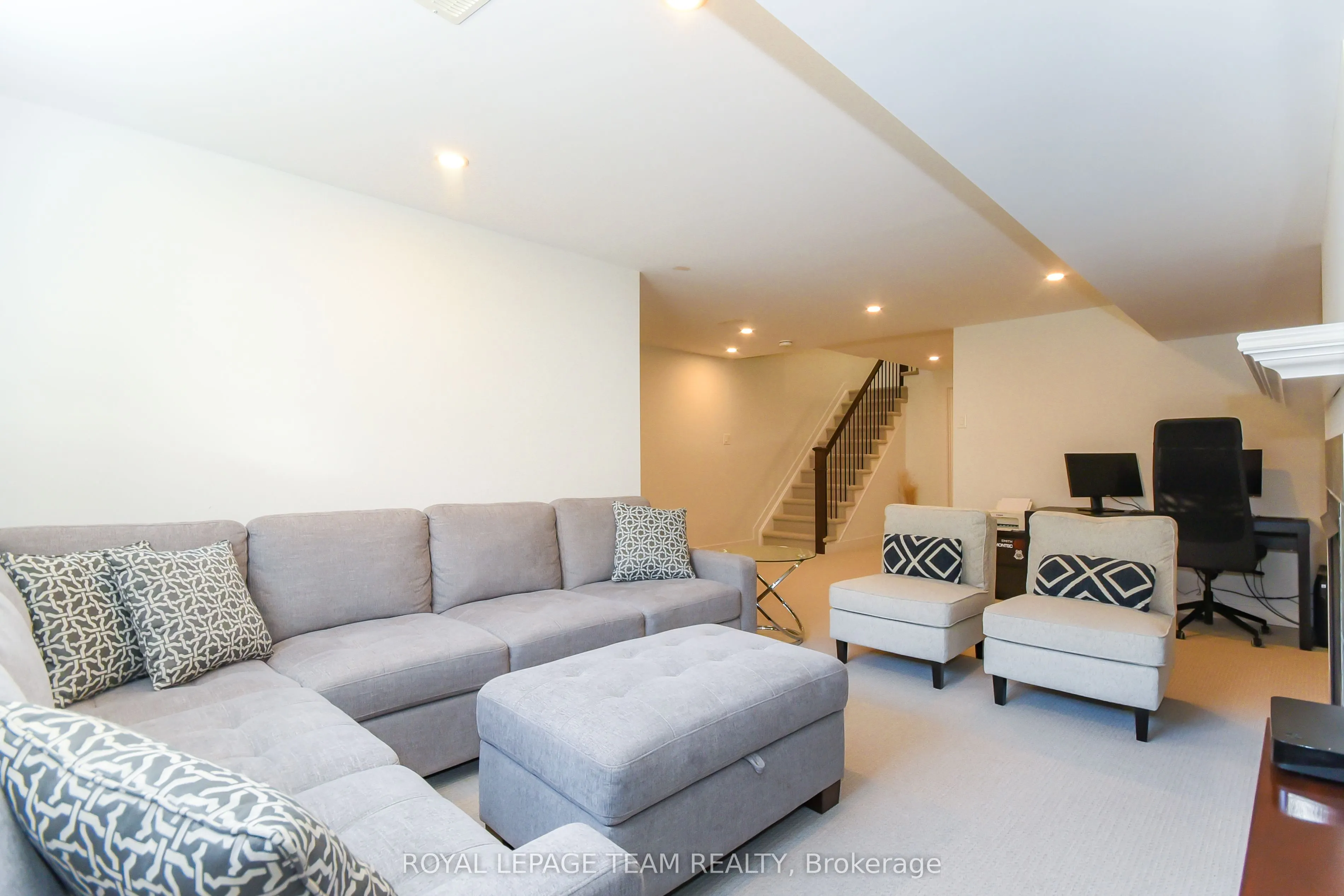 725 Capricorn Circle