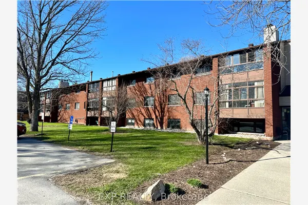 15 Findlay Avenue #208