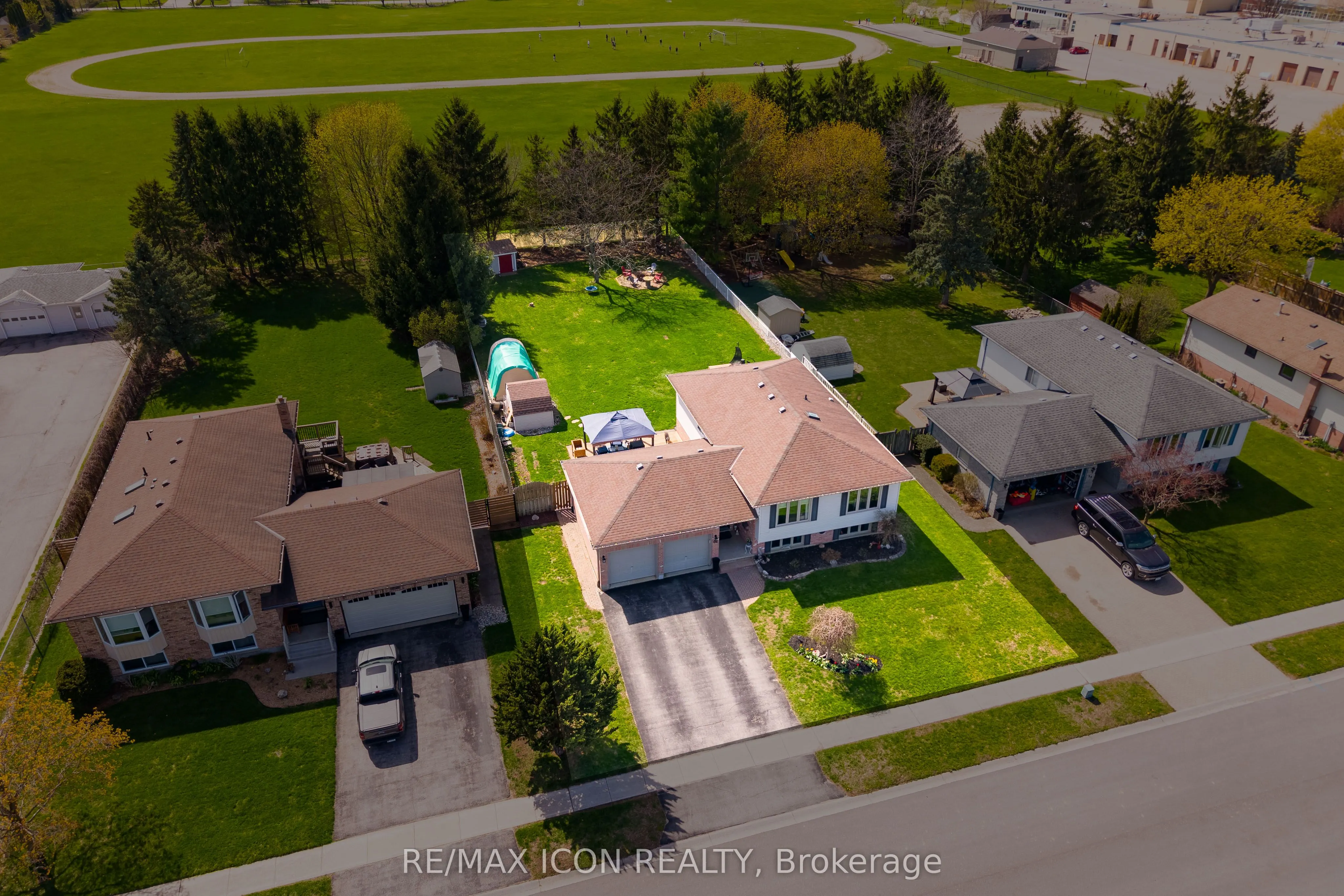 61 Carleton Court