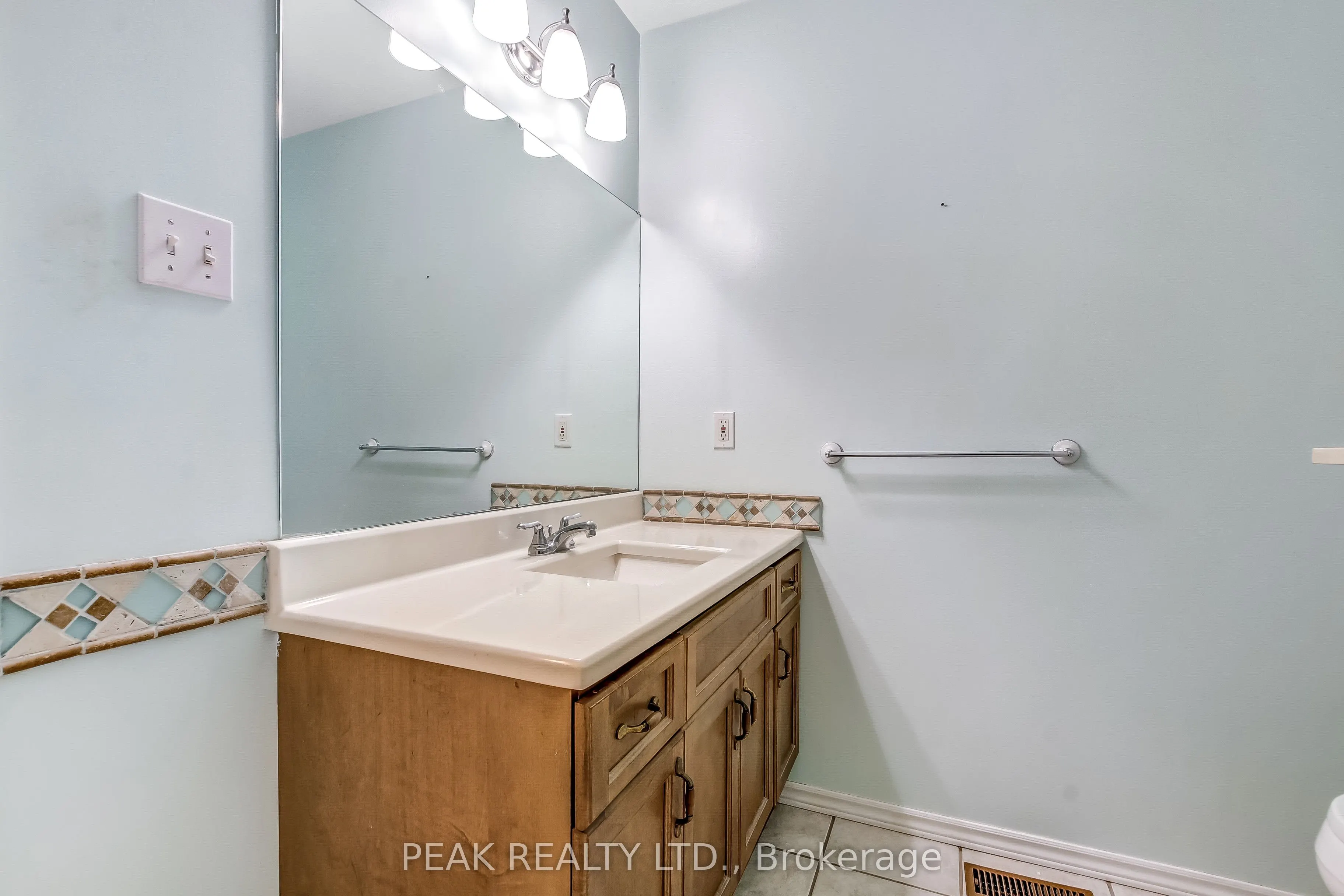 19 Hanlon Place #15