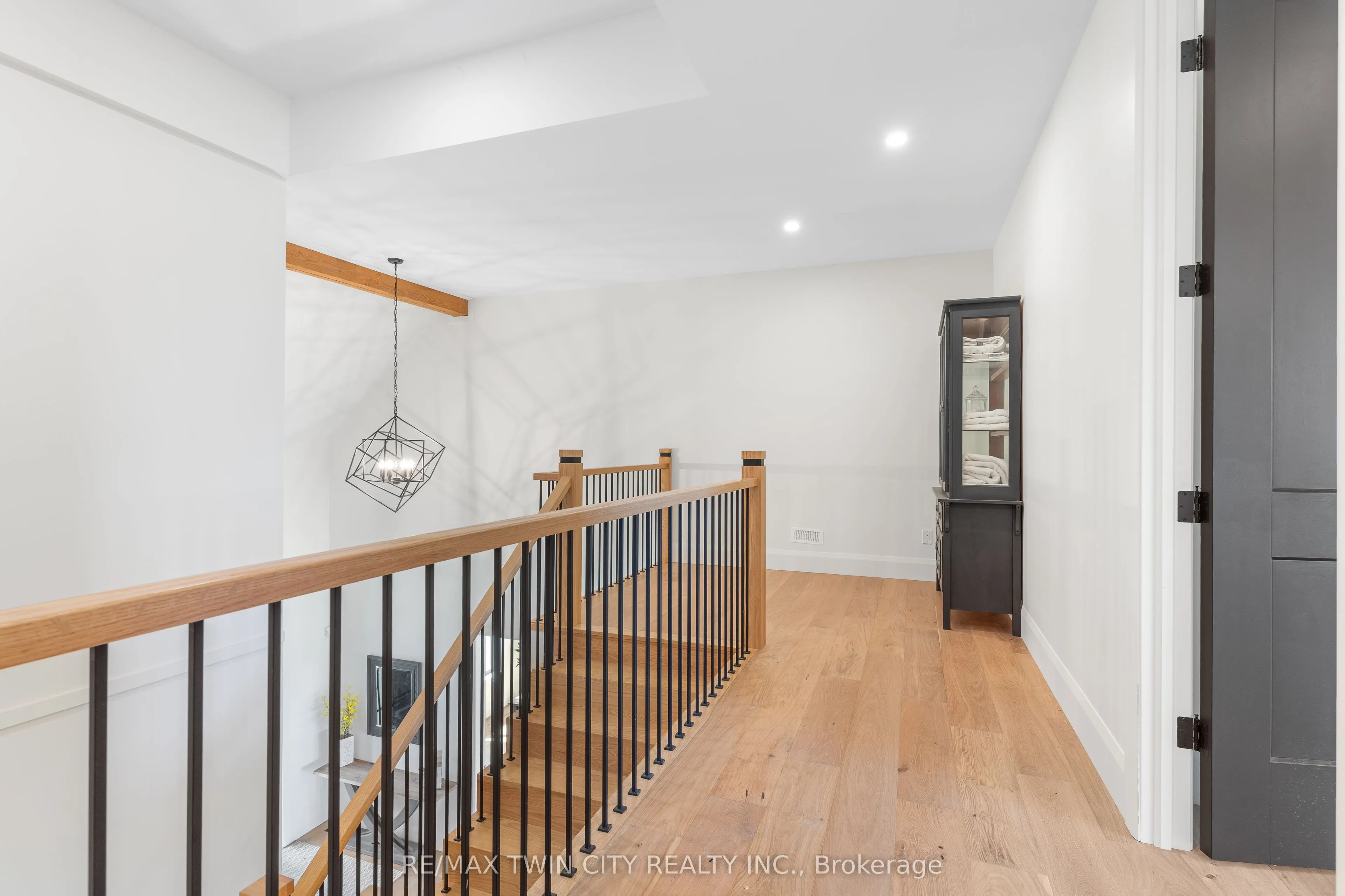 742 Country Squire Road