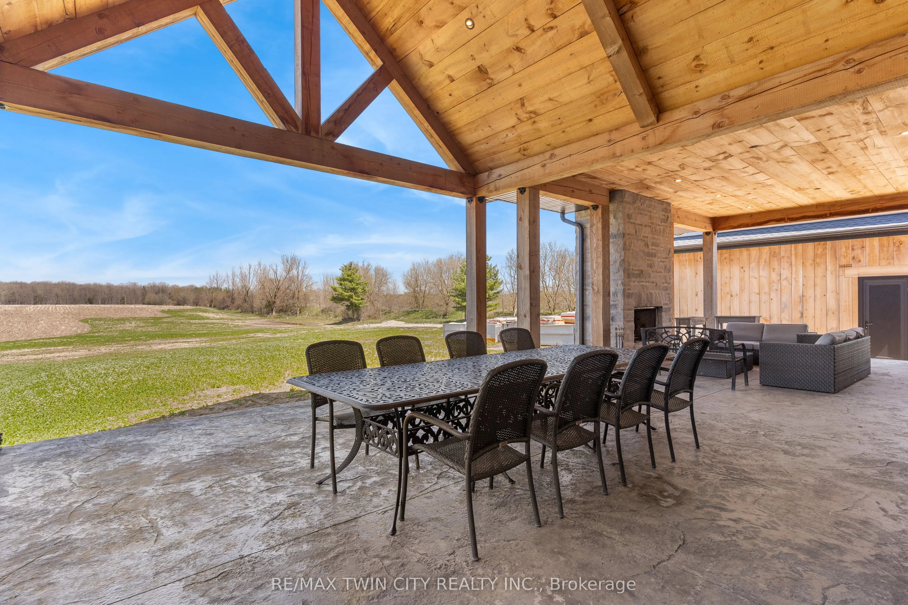 742 Country Squire Road