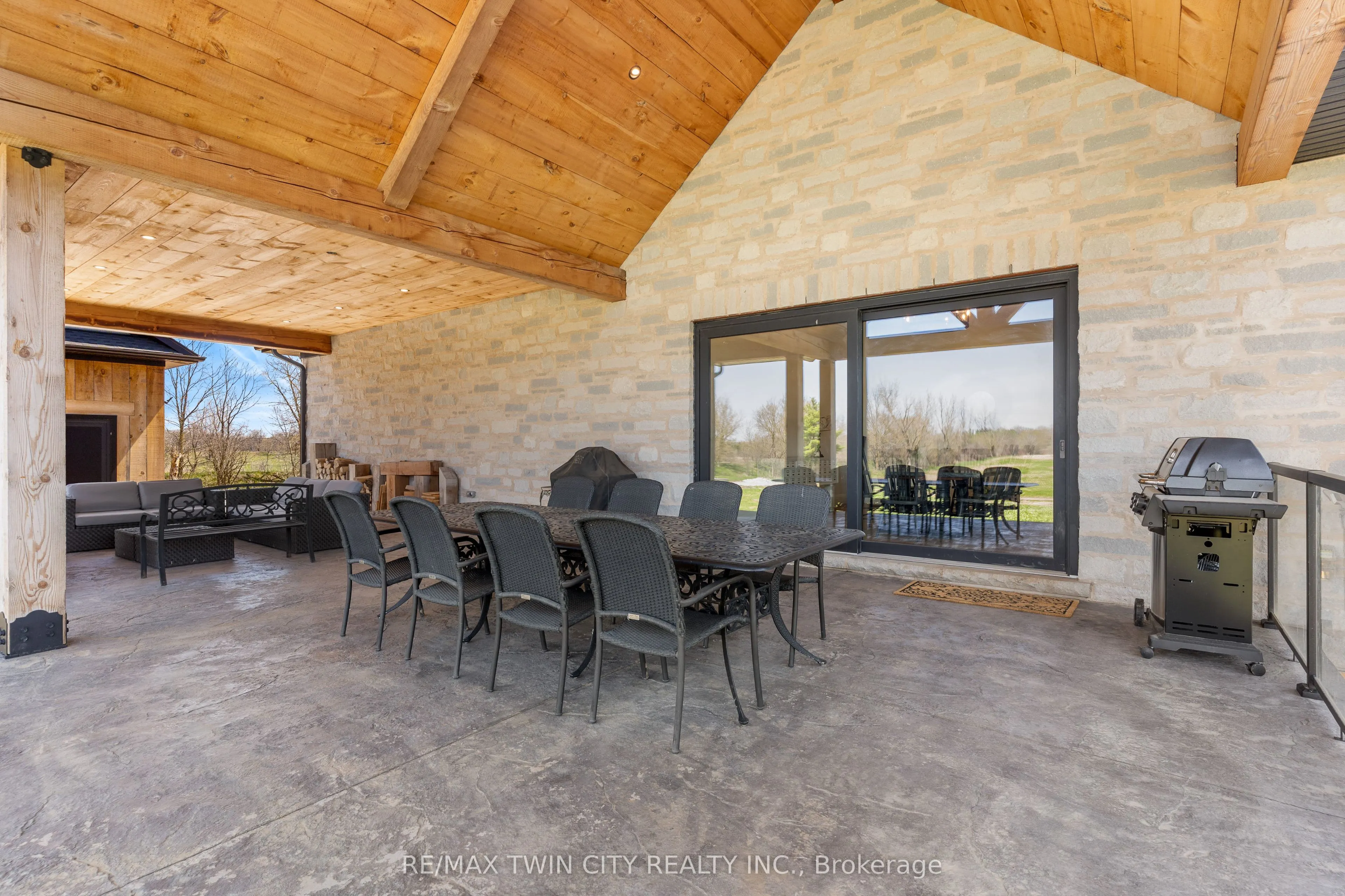 742 Country Squire Road