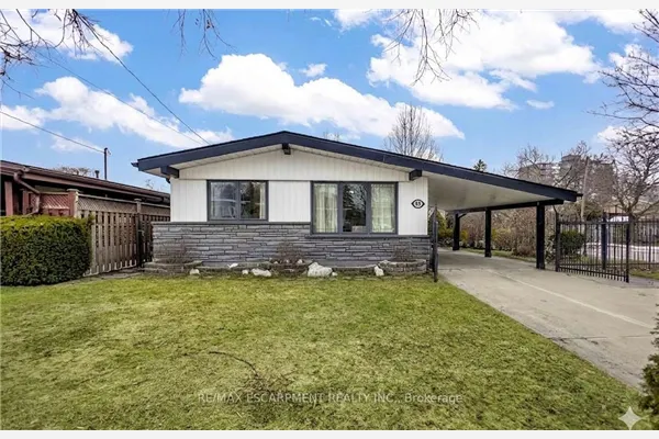 85 Ranchdale Drive