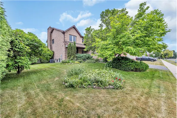 1020 Ambleside Crescent