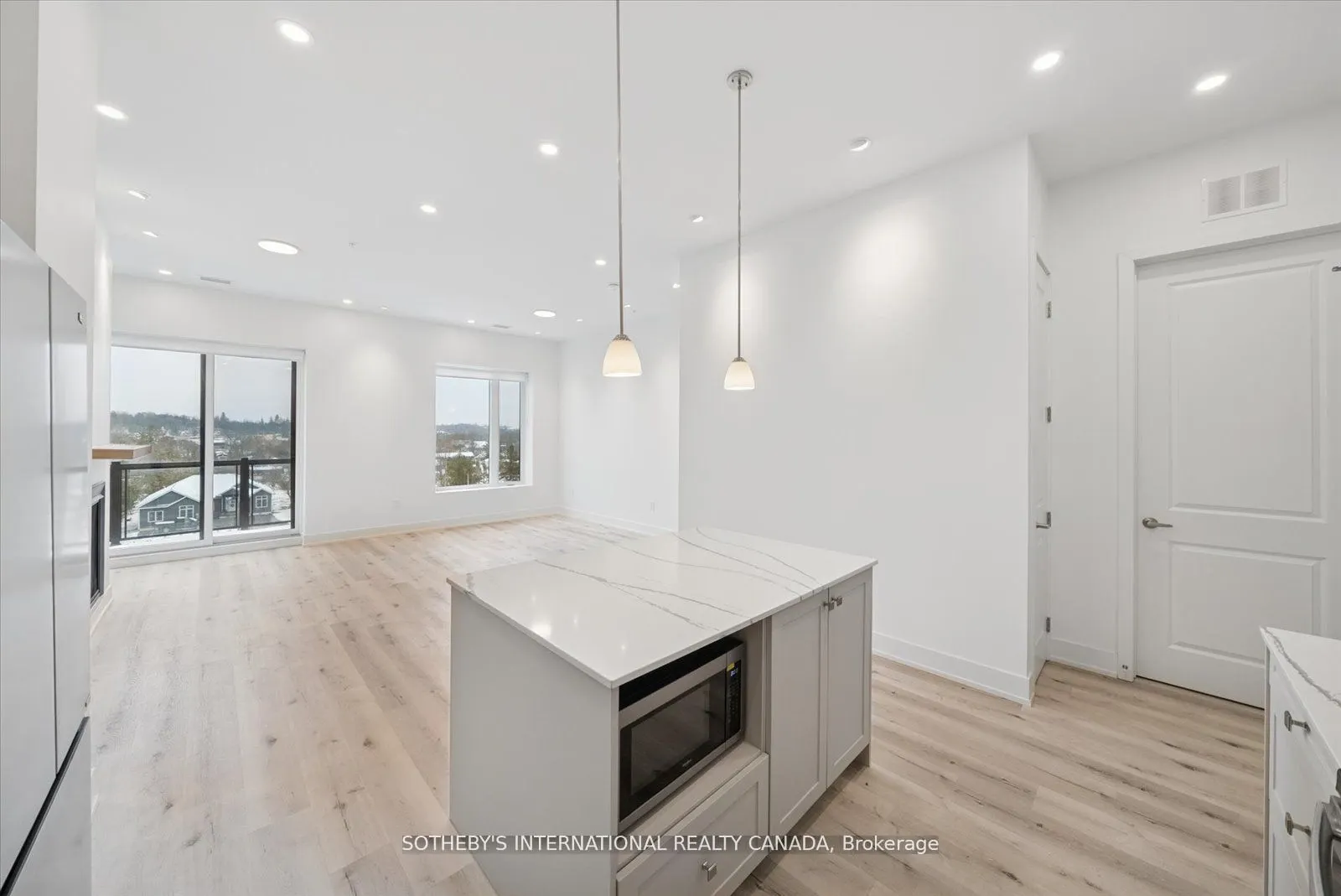 19A West Street N #Penthouse 1