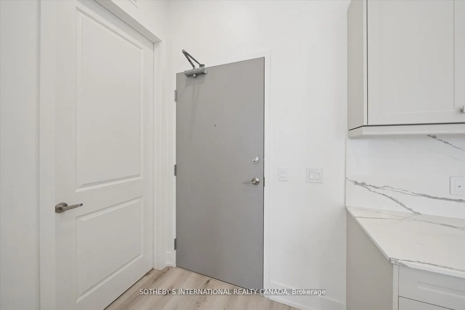 19A West Street N #Penthouse 1