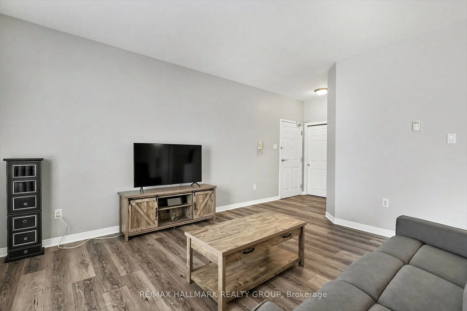 1026 Laurier Street #208