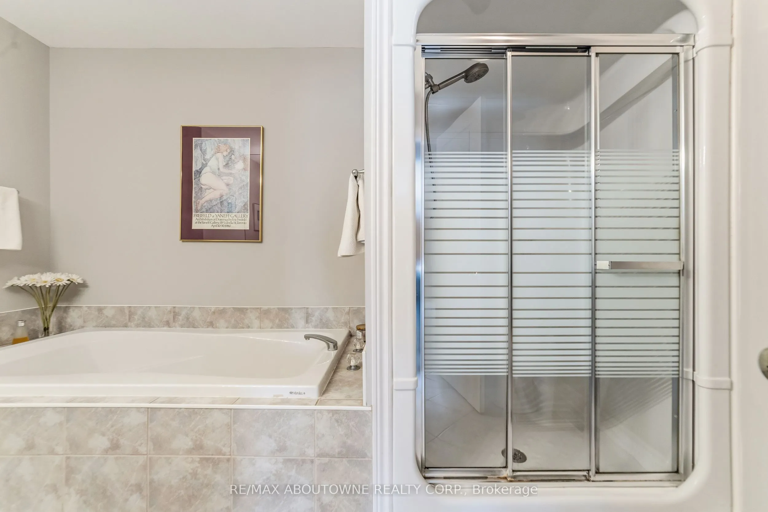 575 Simcoe Street #12