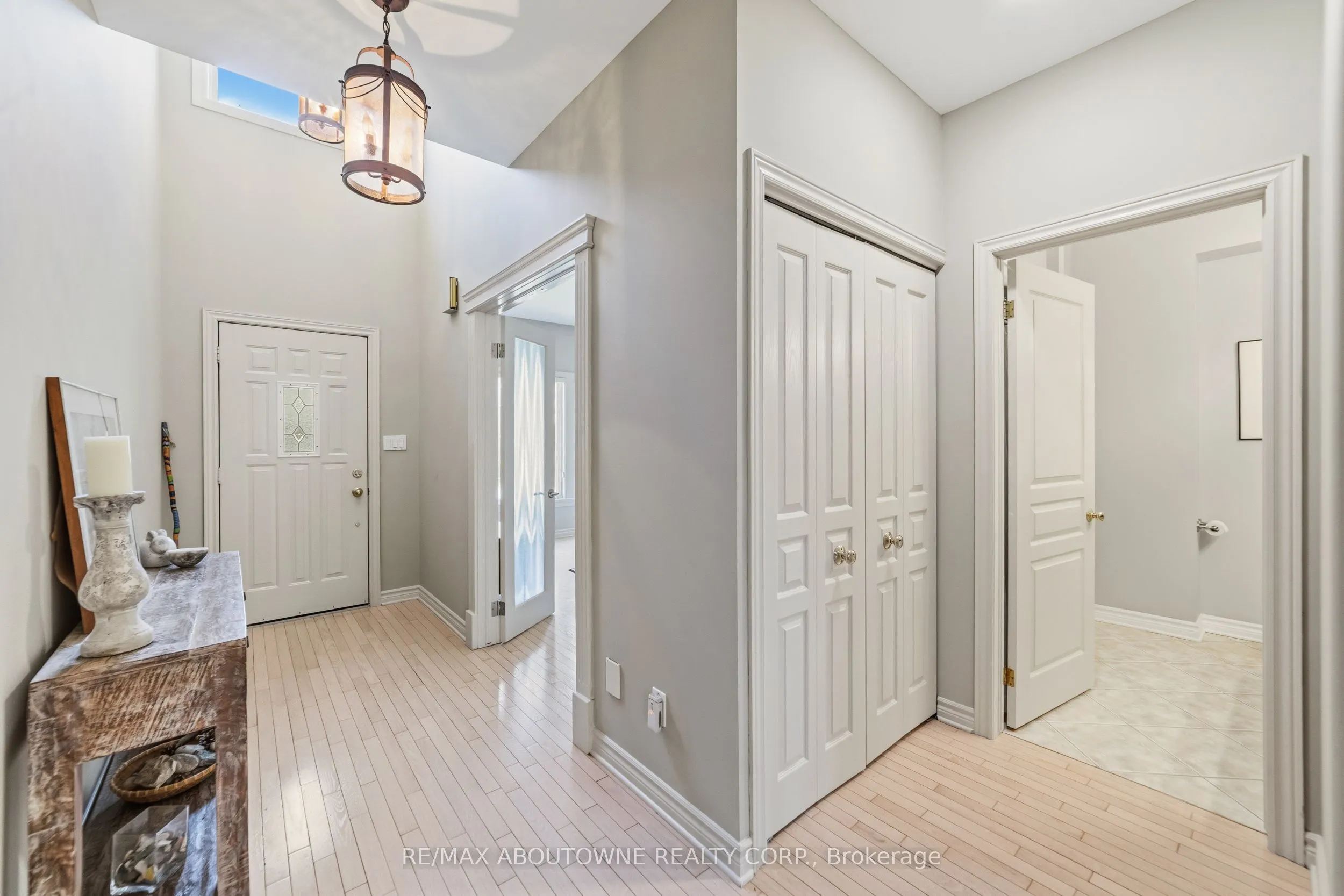 575 Simcoe Street #12