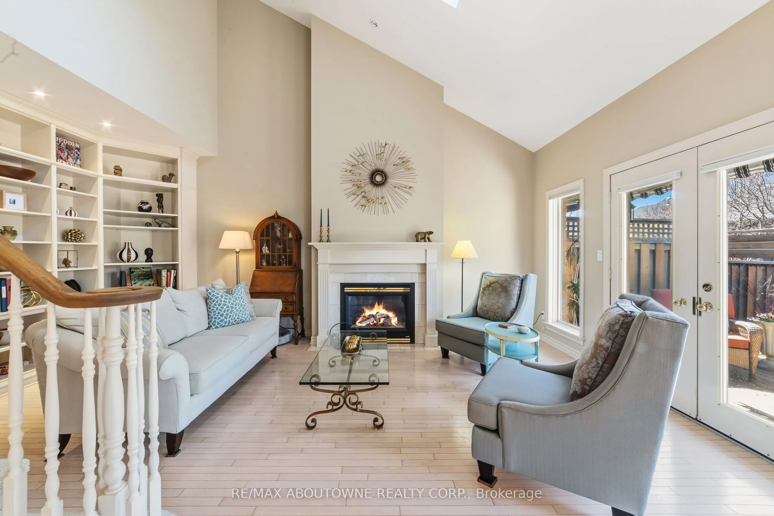 575 Simcoe Street #12
