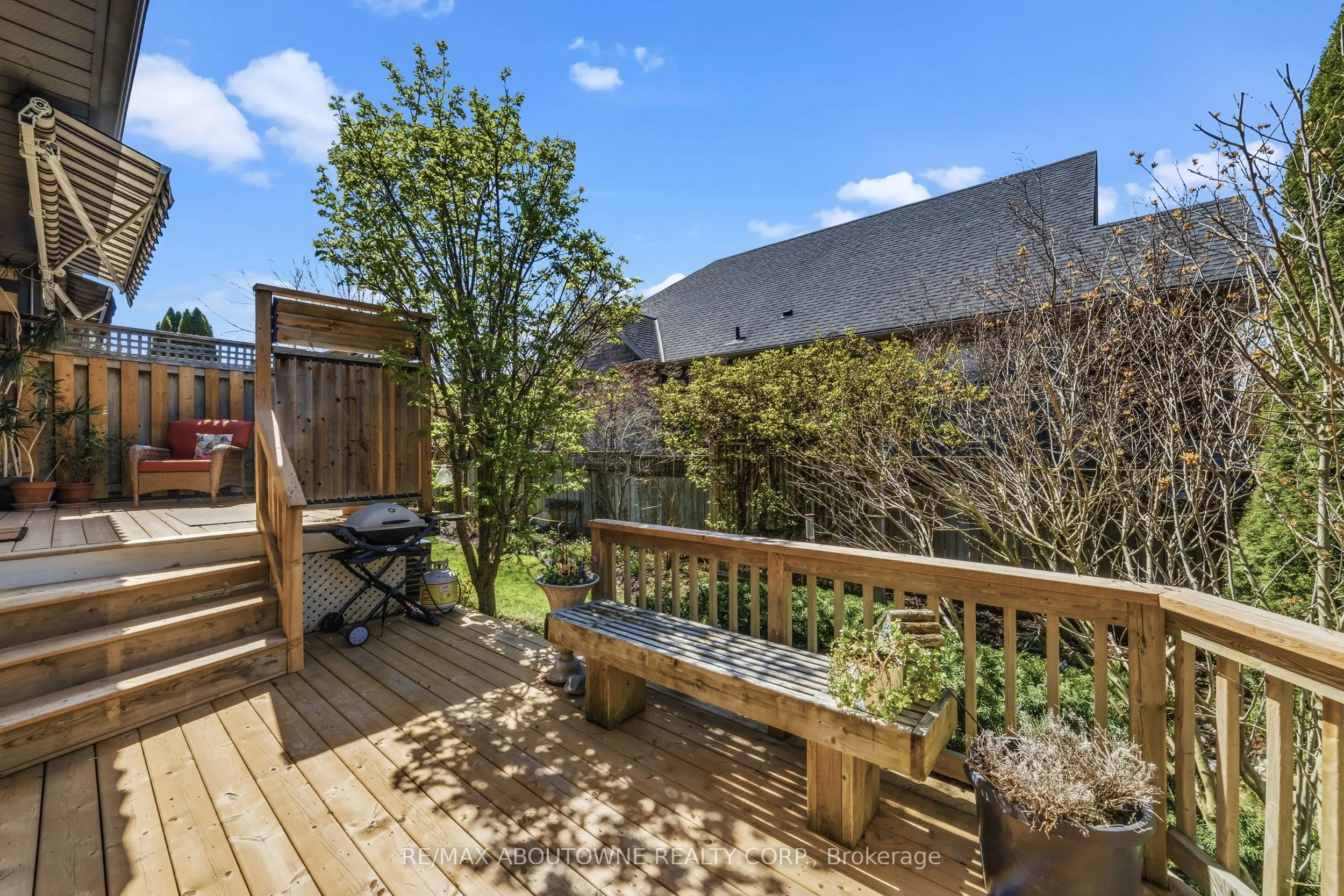 575 Simcoe Street #12