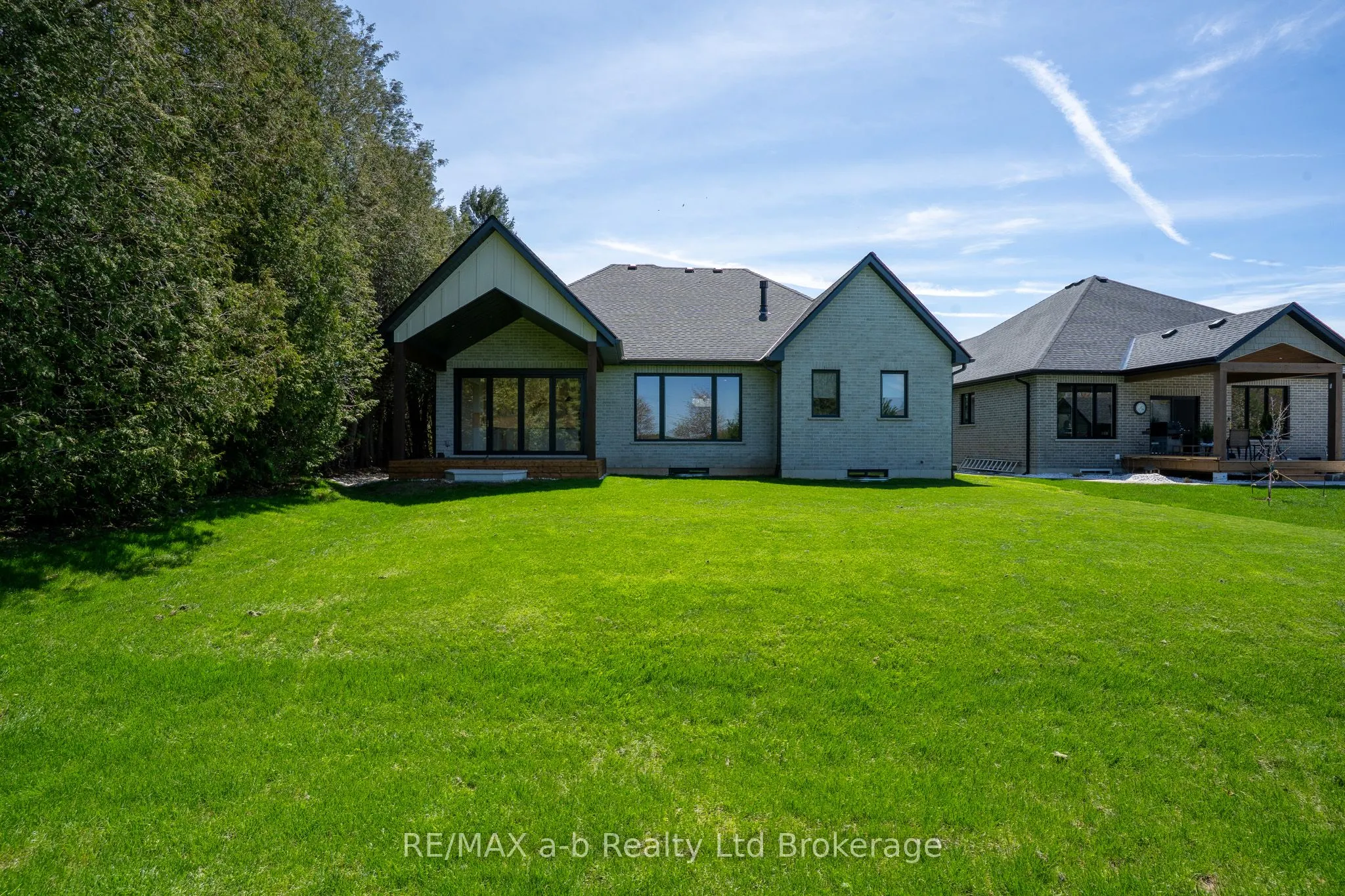 16 Cornwell Crescent