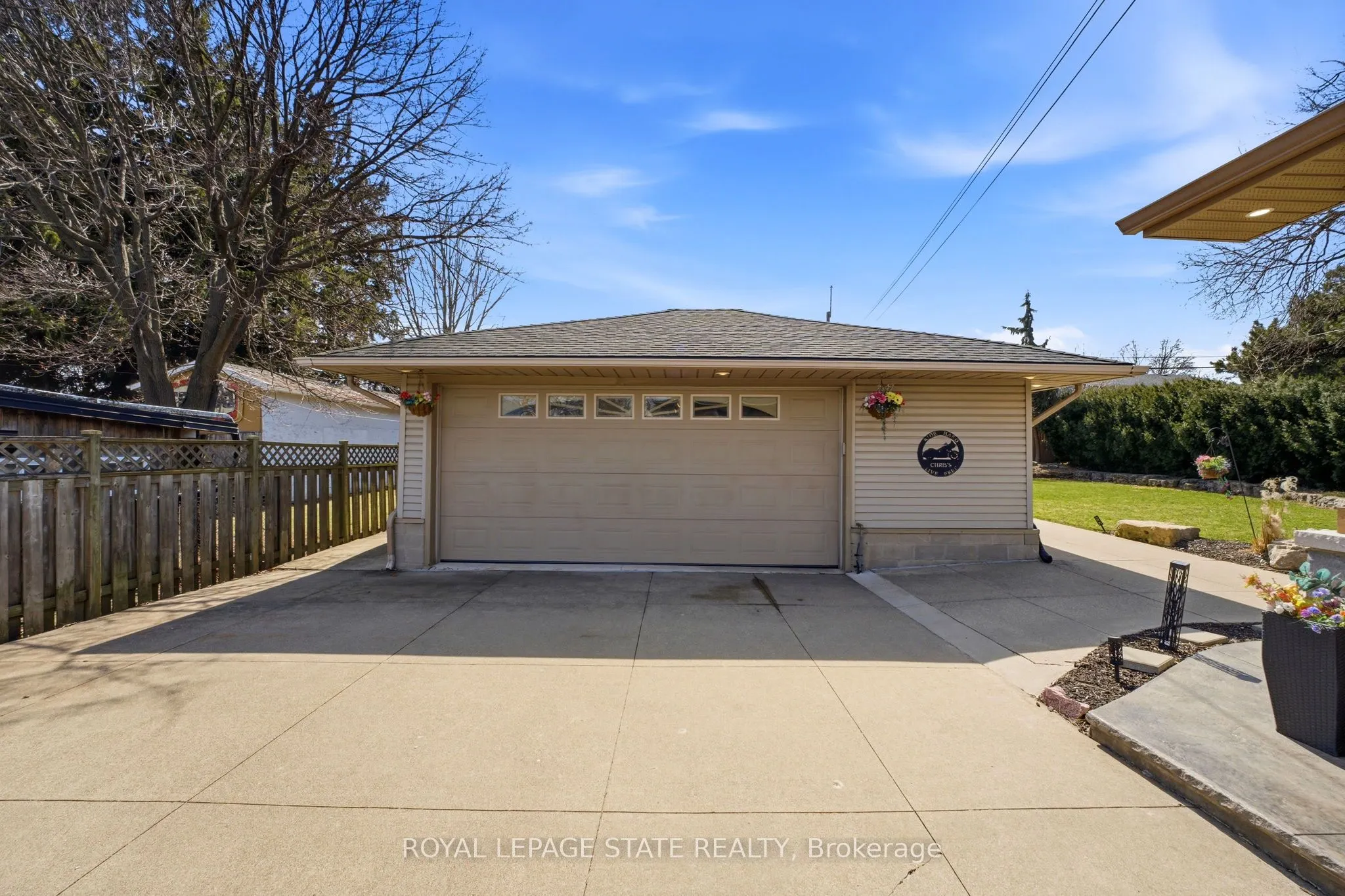 473 Mohawk Road W