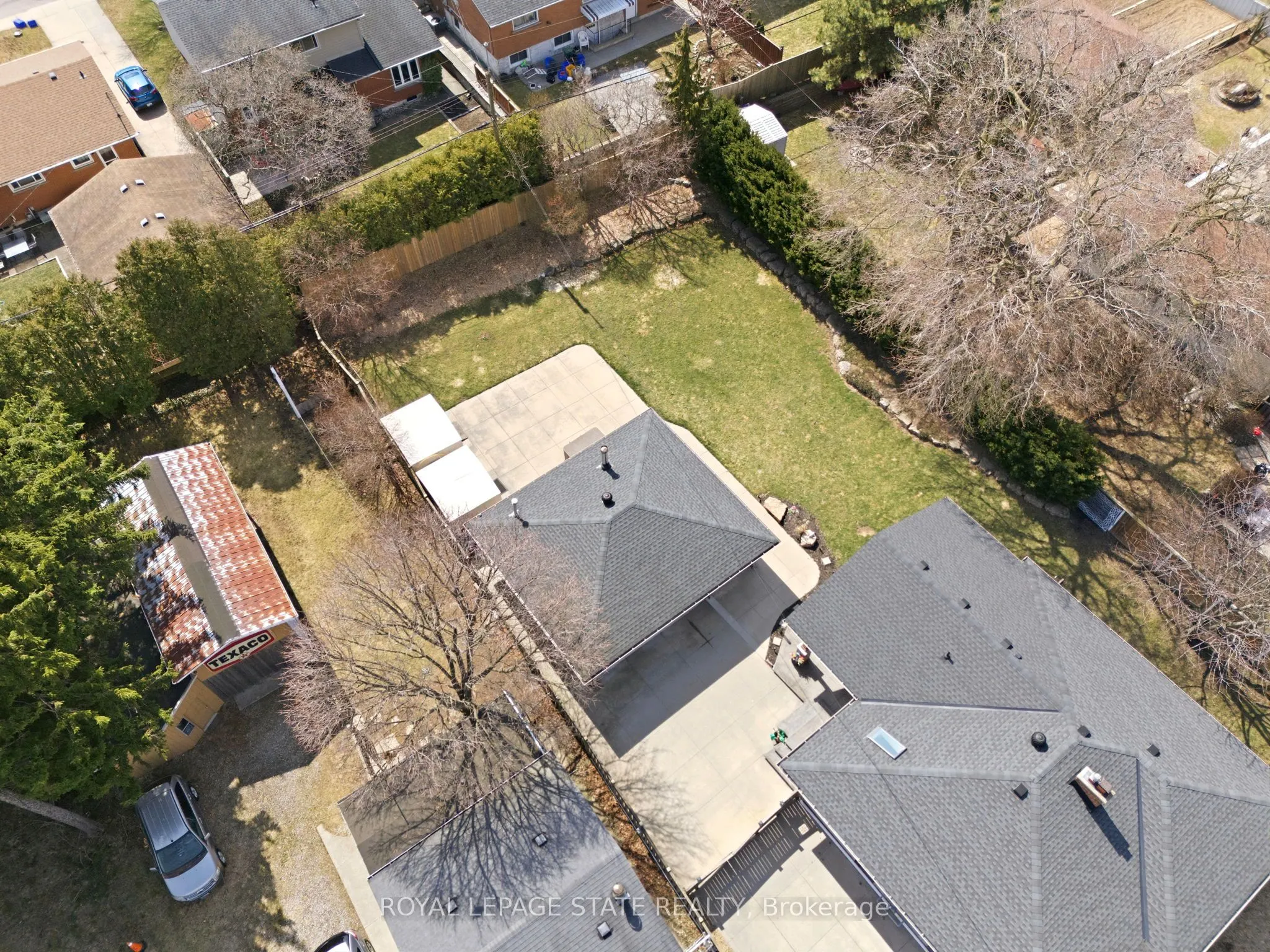 473 Mohawk Road W