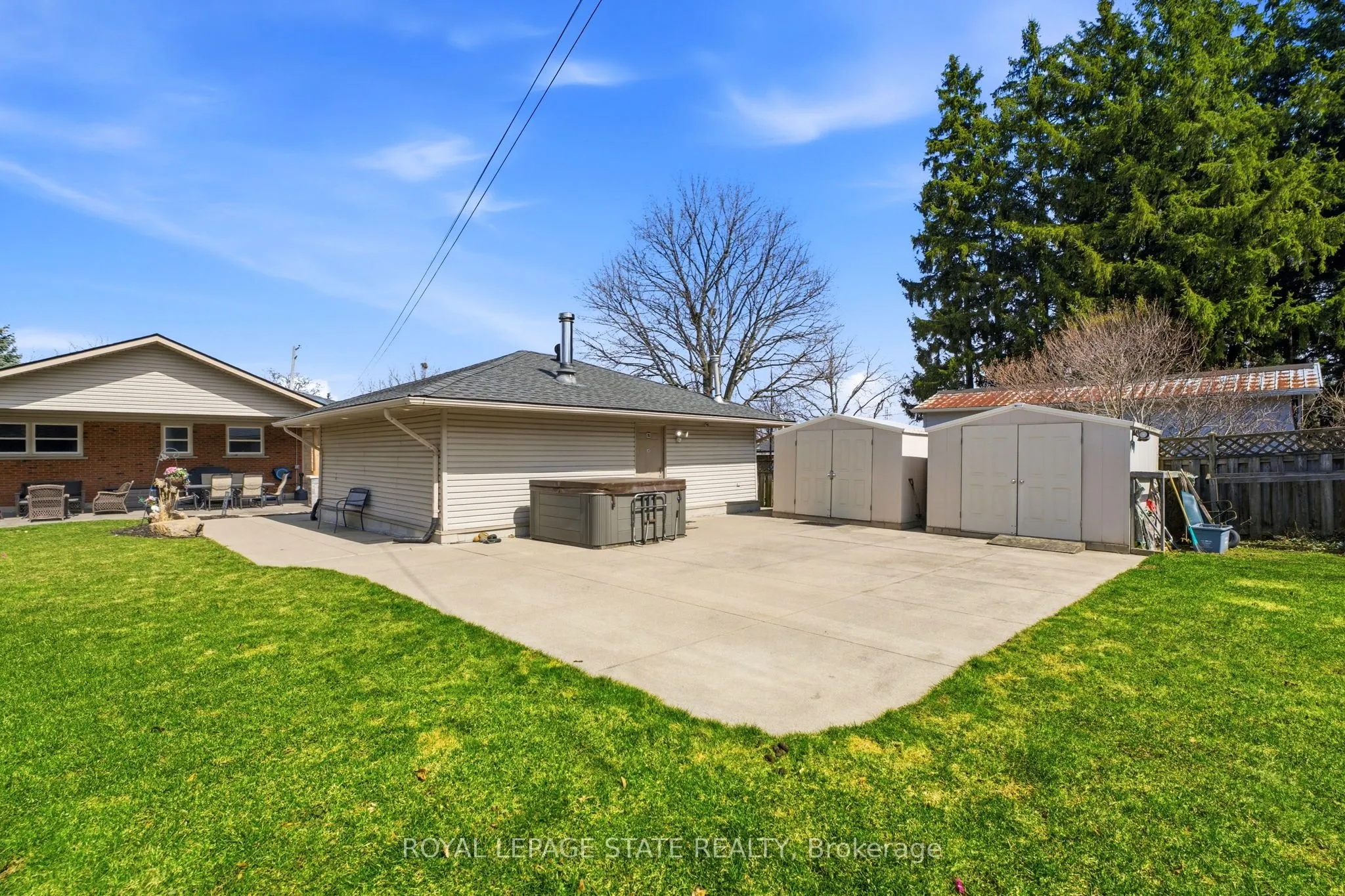473 Mohawk Road W