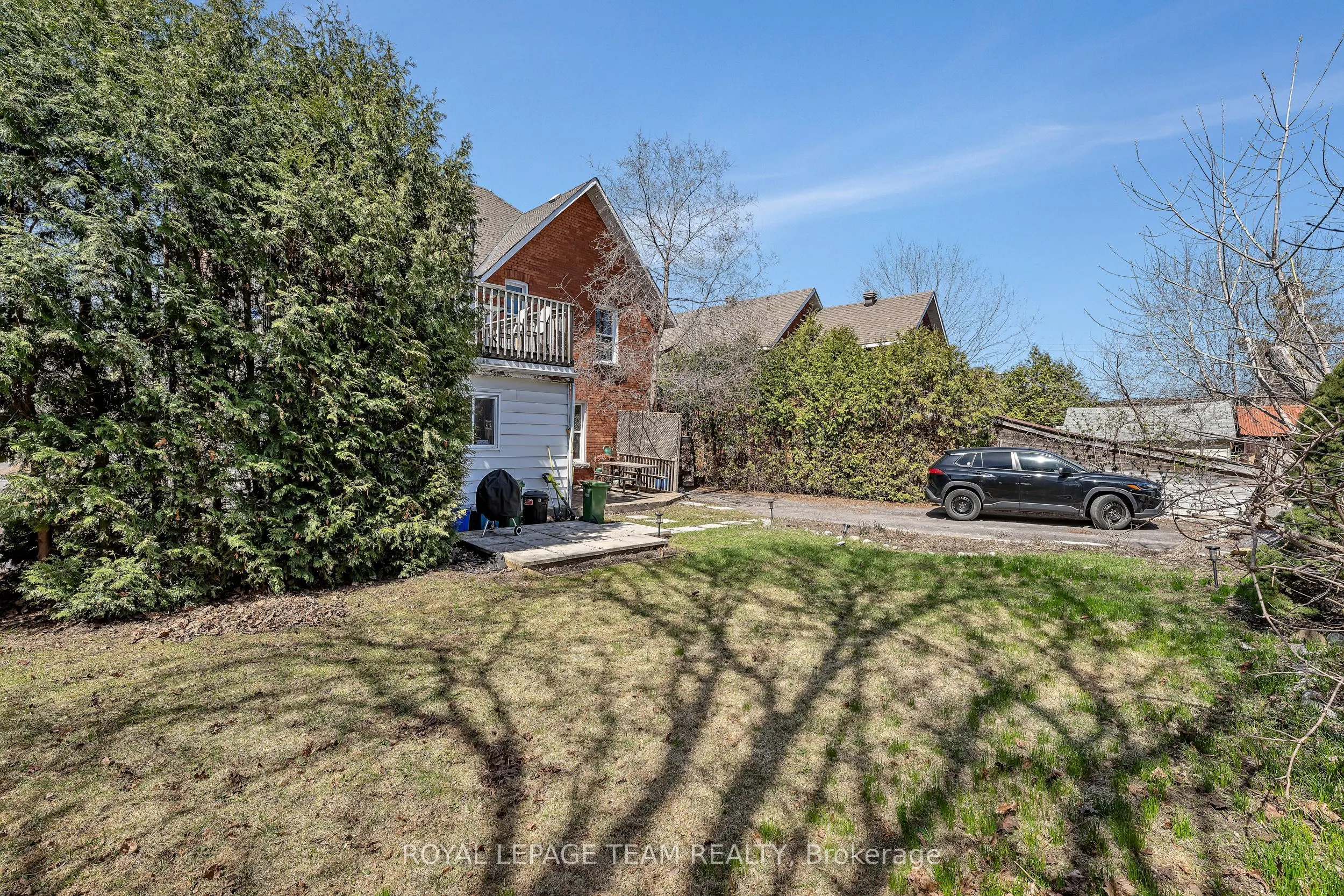 11 Sherbrooke Avenue