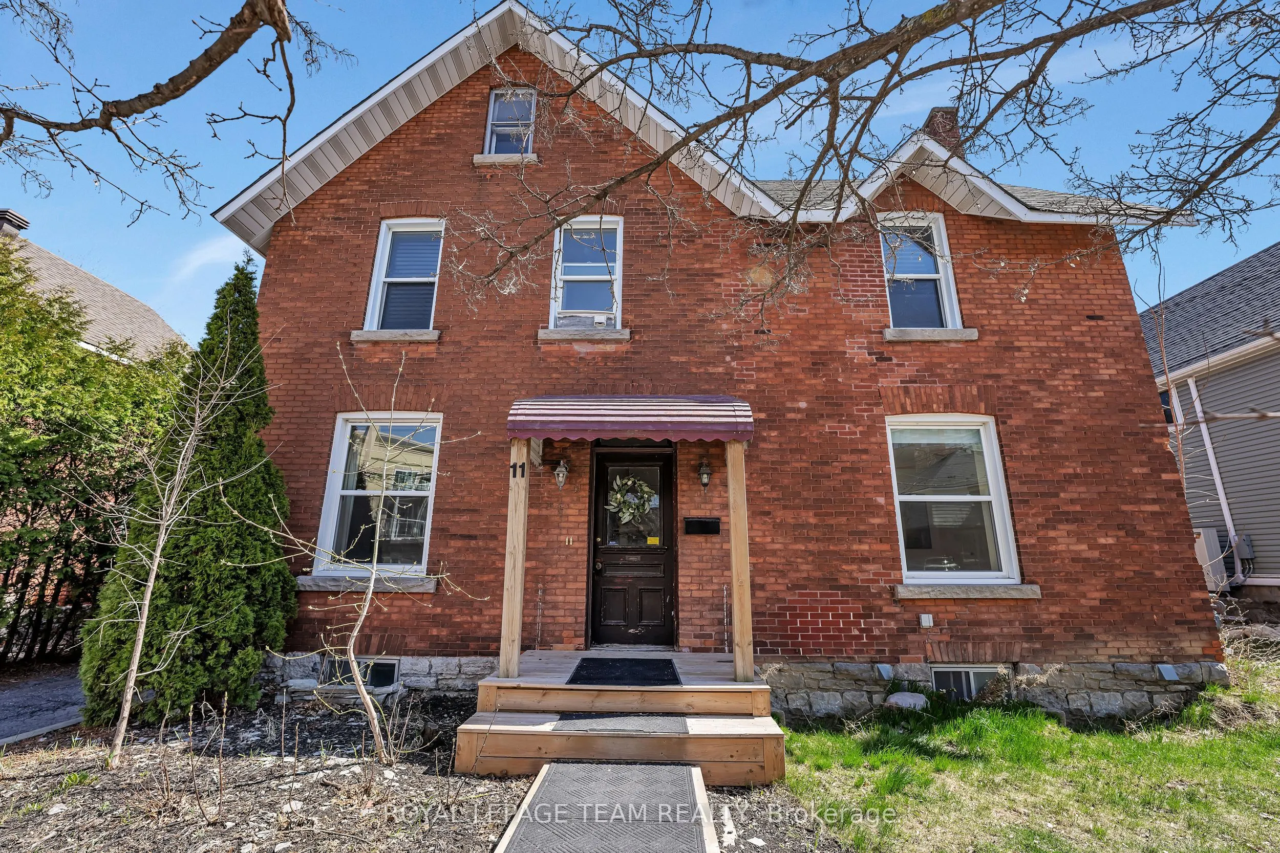 11 Sherbrooke Avenue