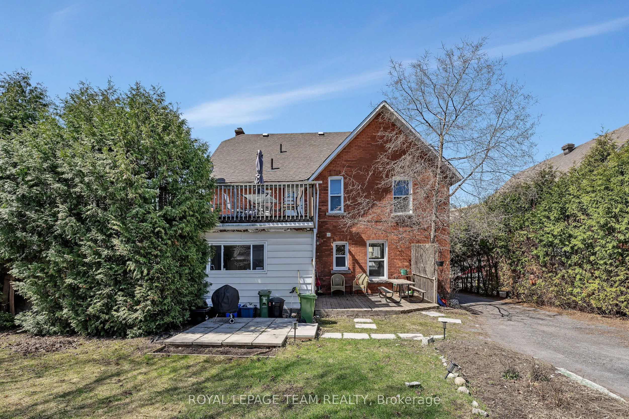 11 Sherbrooke Avenue