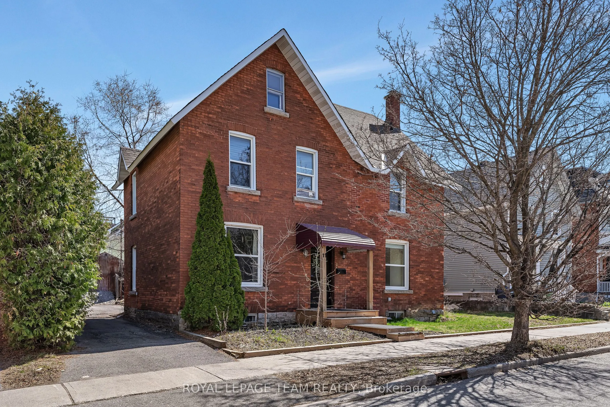 11 Sherbrooke Avenue