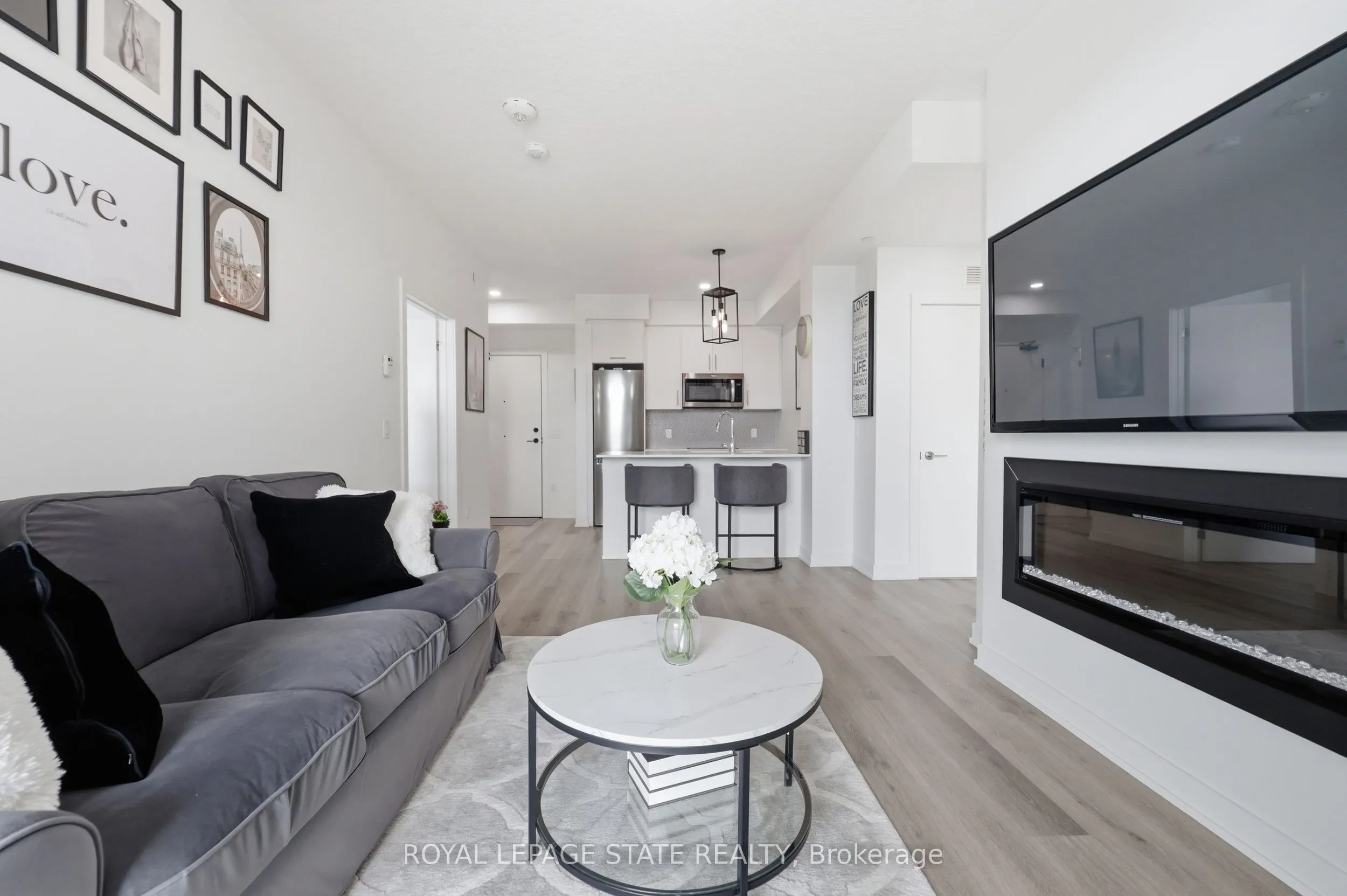 600 North Service Road #301