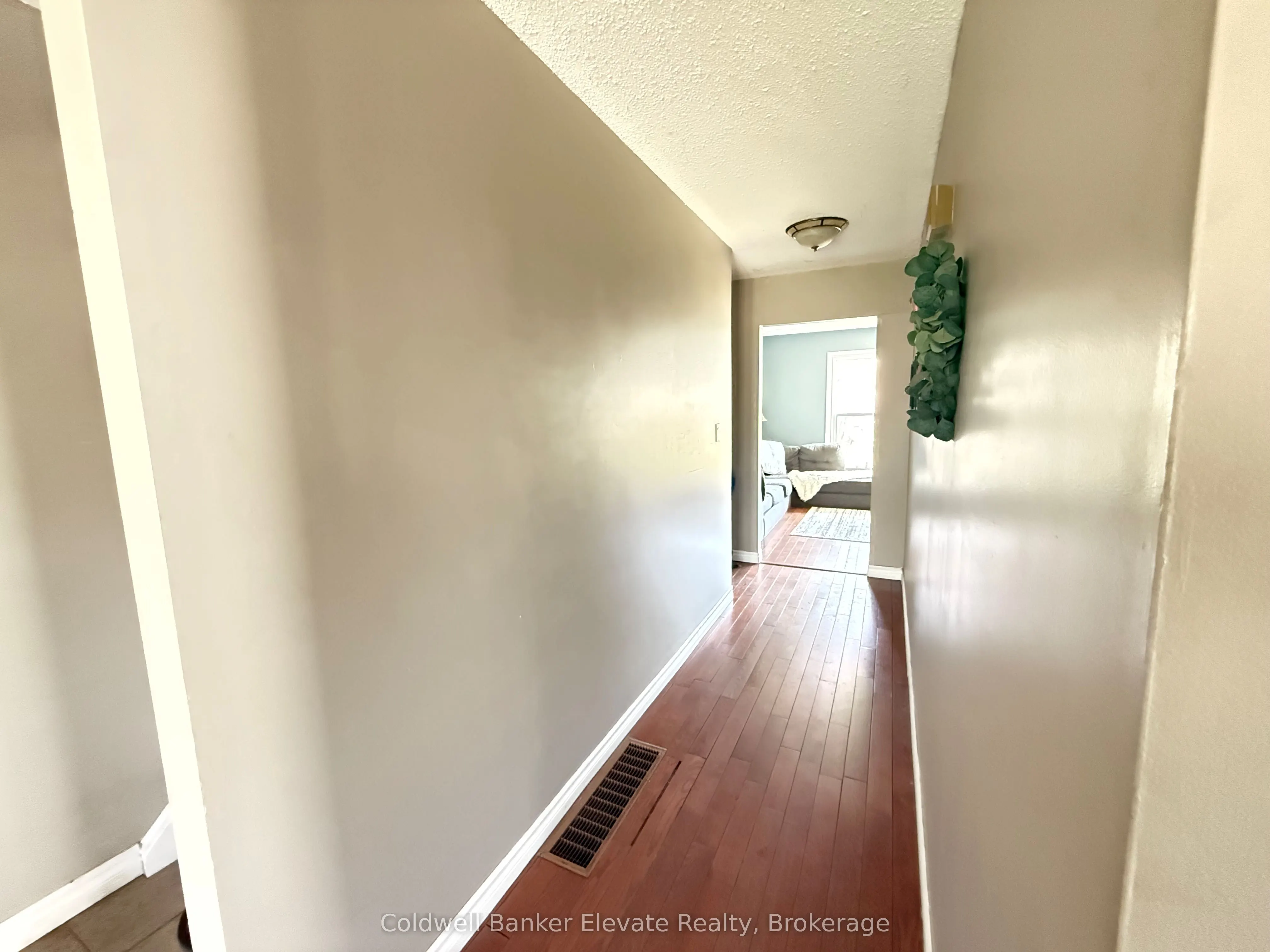 1860 7TH Avenue W