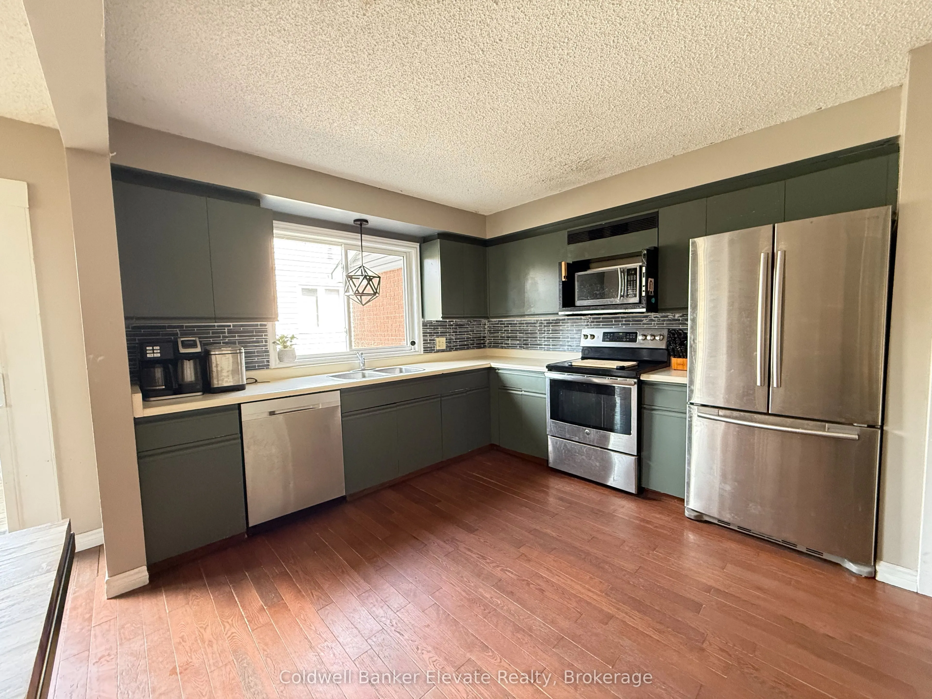 1860 7TH Avenue W
