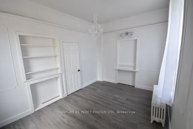 23 Glenelg Street W