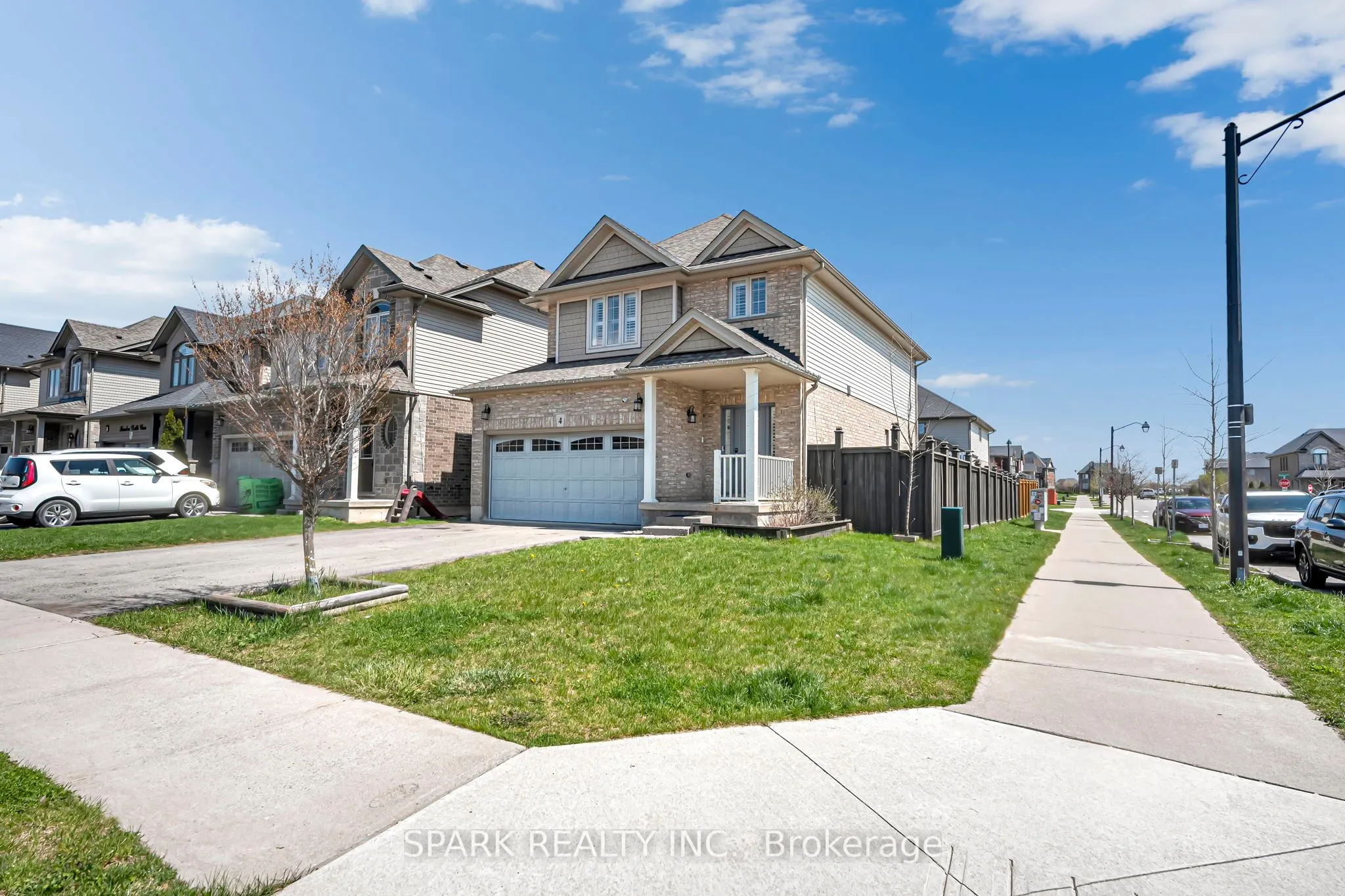 4 Cutts Crescent