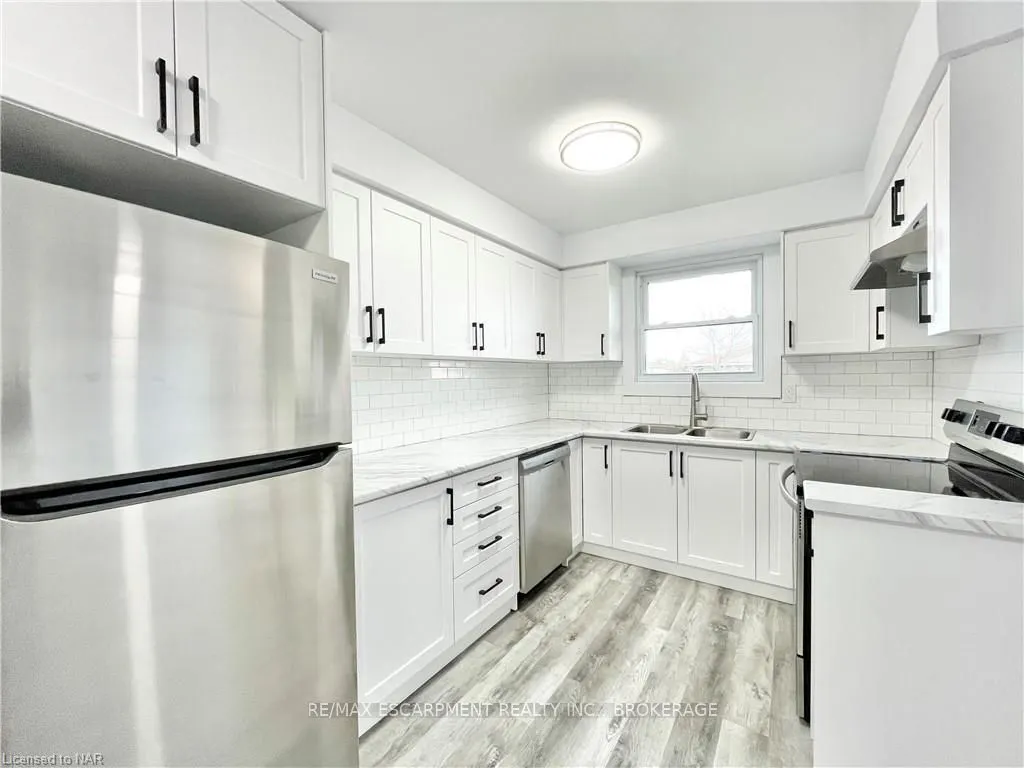 76 Marc Boulevard
