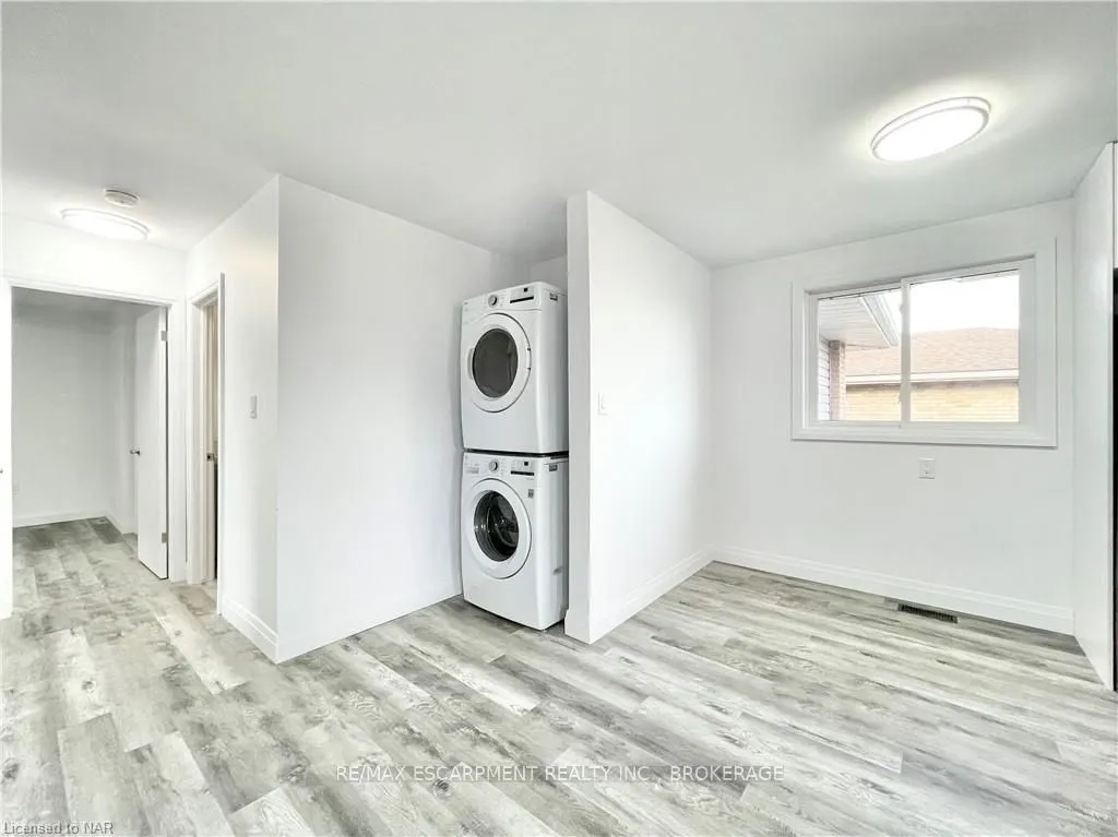 76 Marc Boulevard