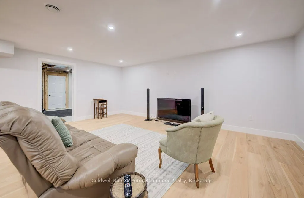 8 Mel Street
