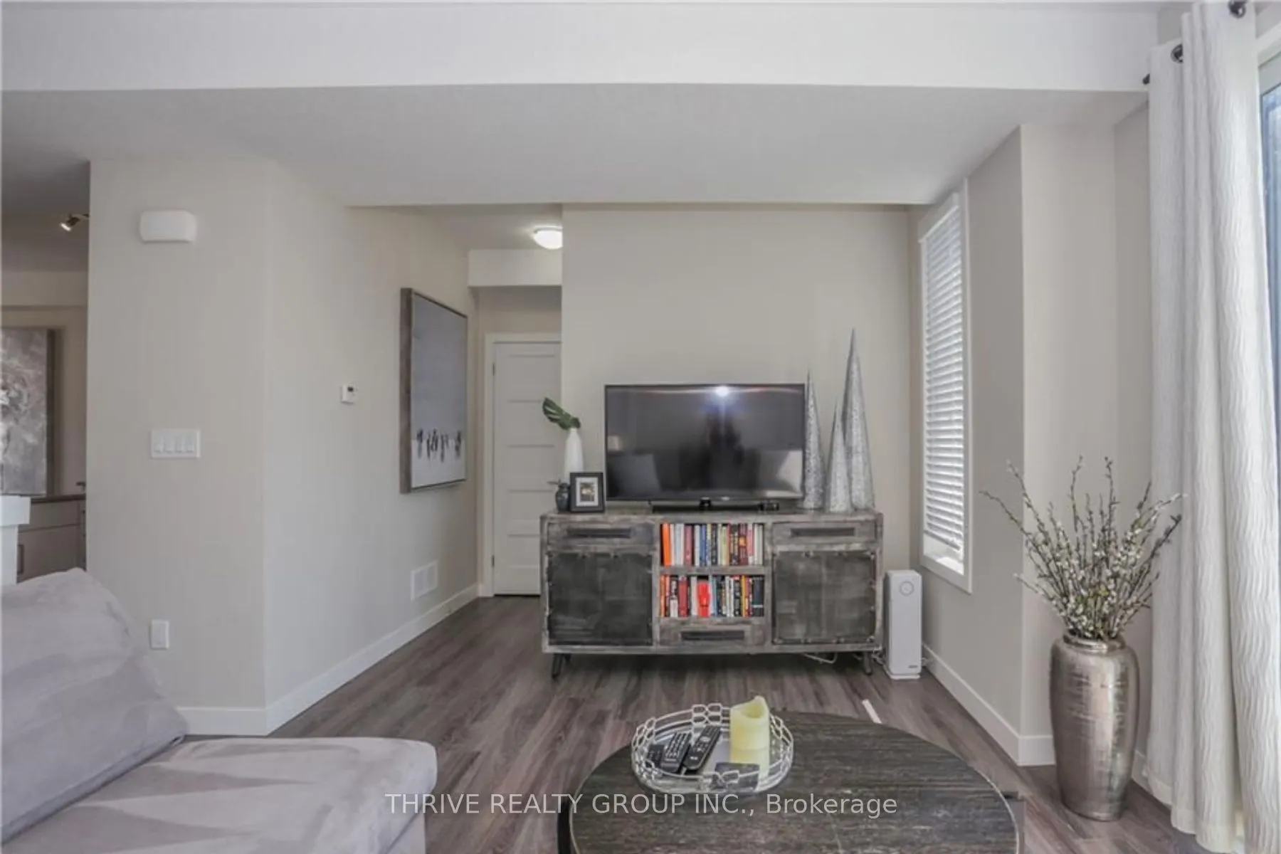 921 SARNIA Road