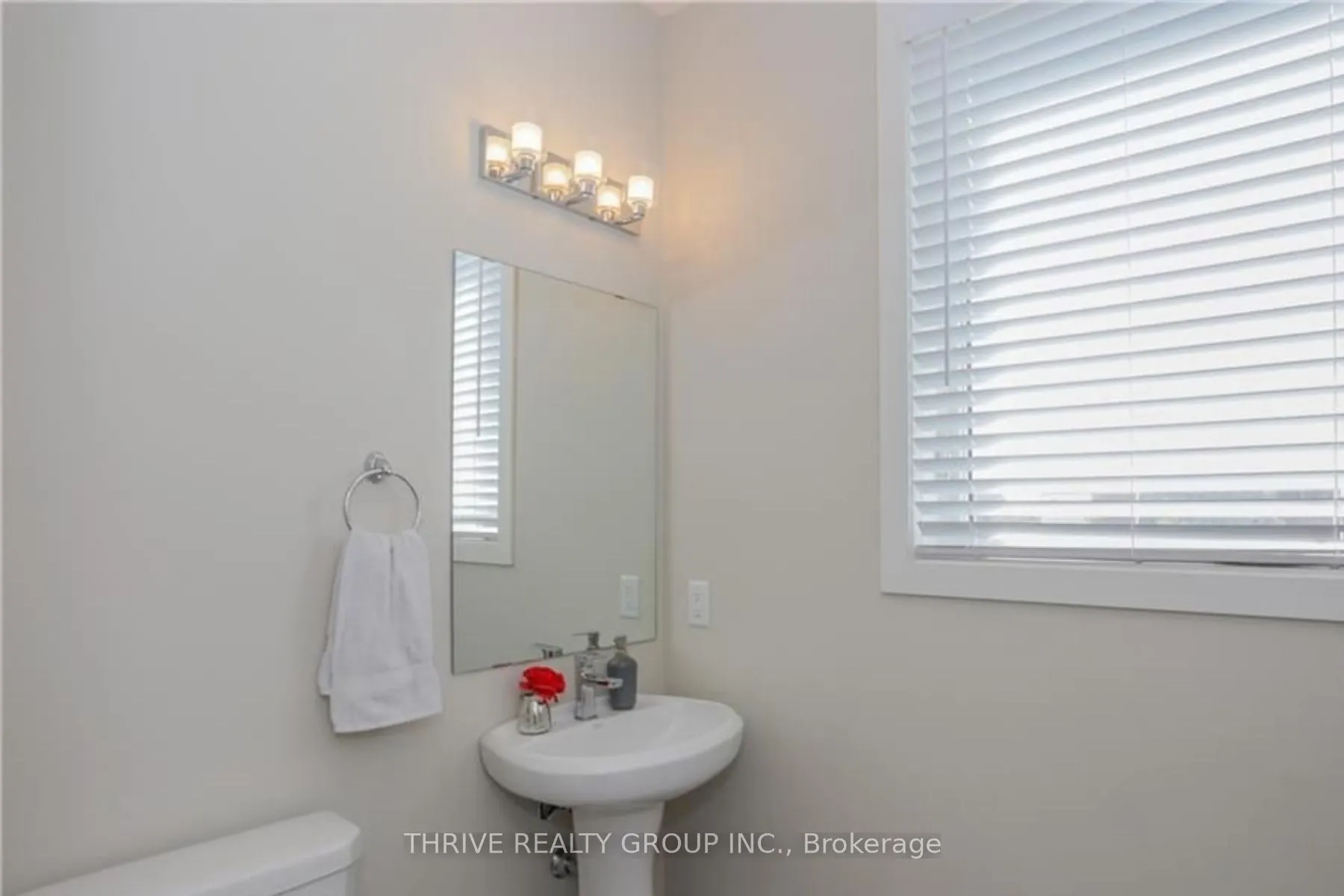 921 SARNIA Road
