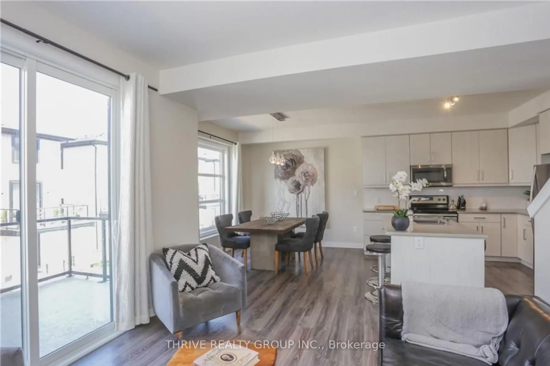 921 SARNIA Road