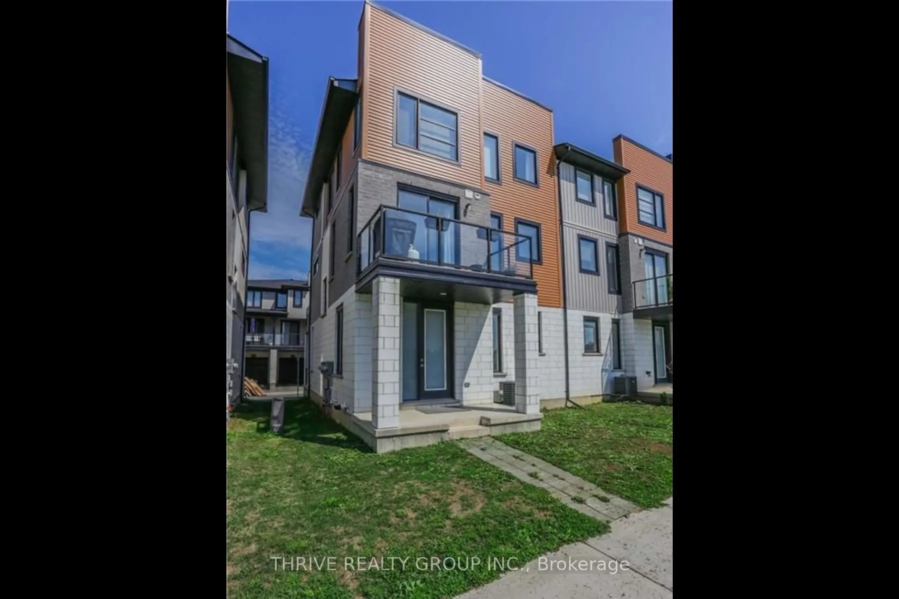 921 SARNIA Road