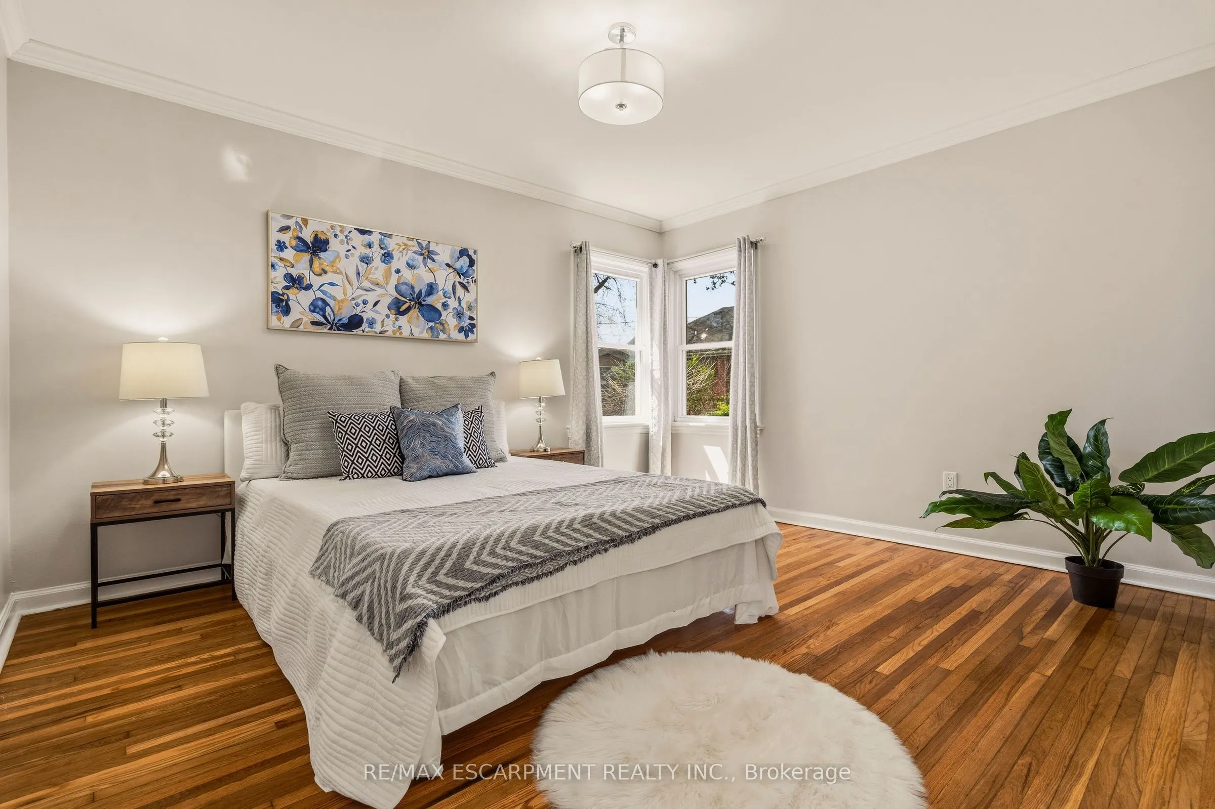 31 CAMERON Avenue