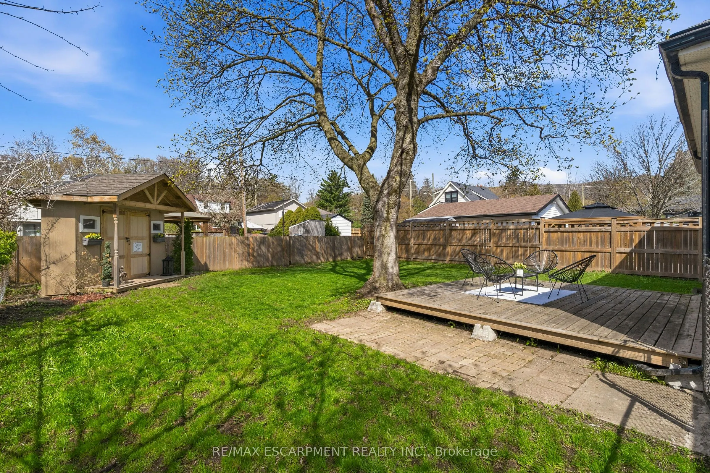 31 CAMERON Avenue