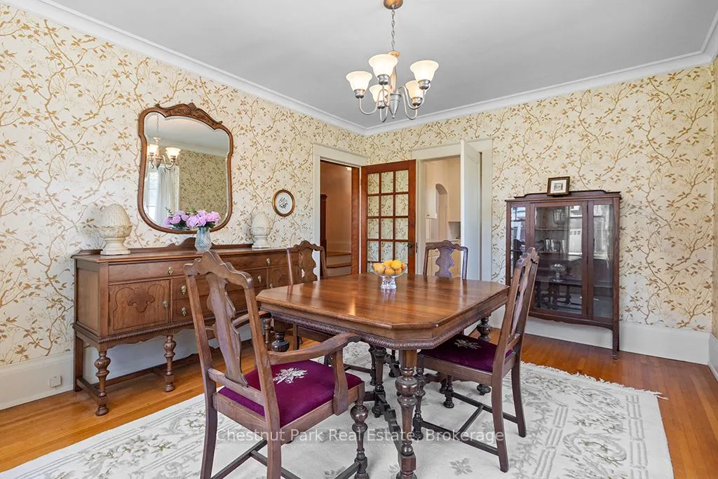 190 4th Street W