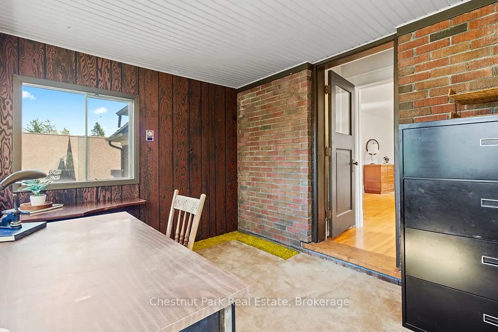 190 4th Street W