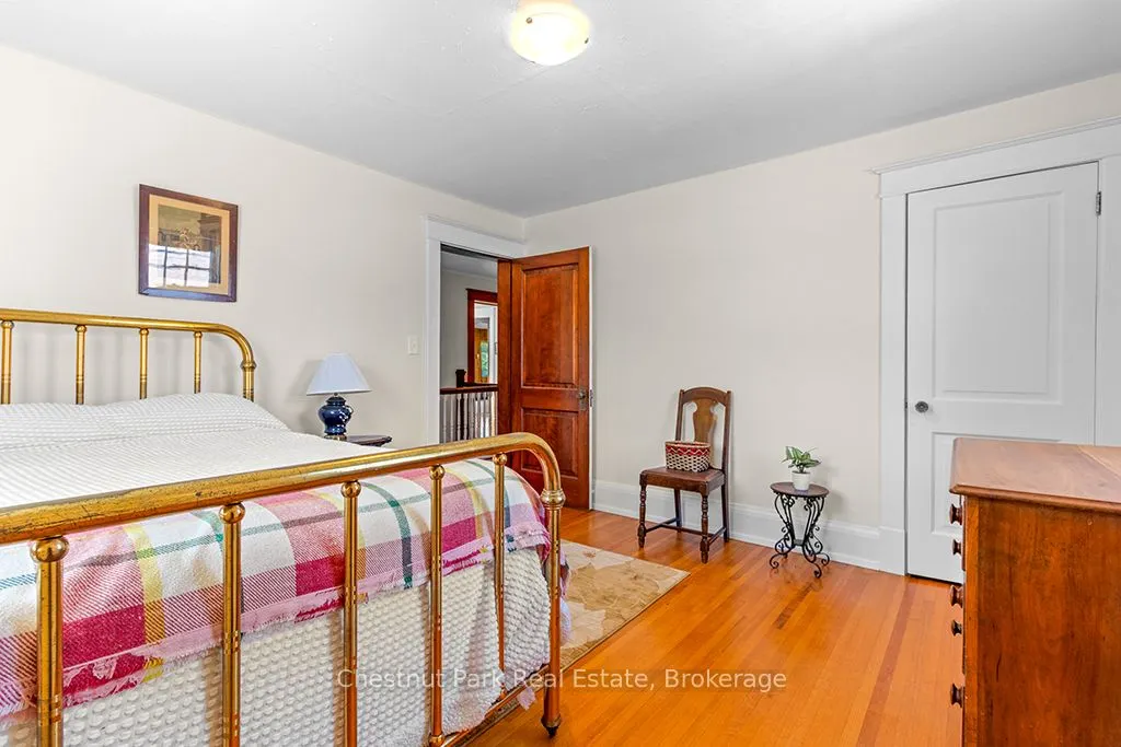 190 4th Street W