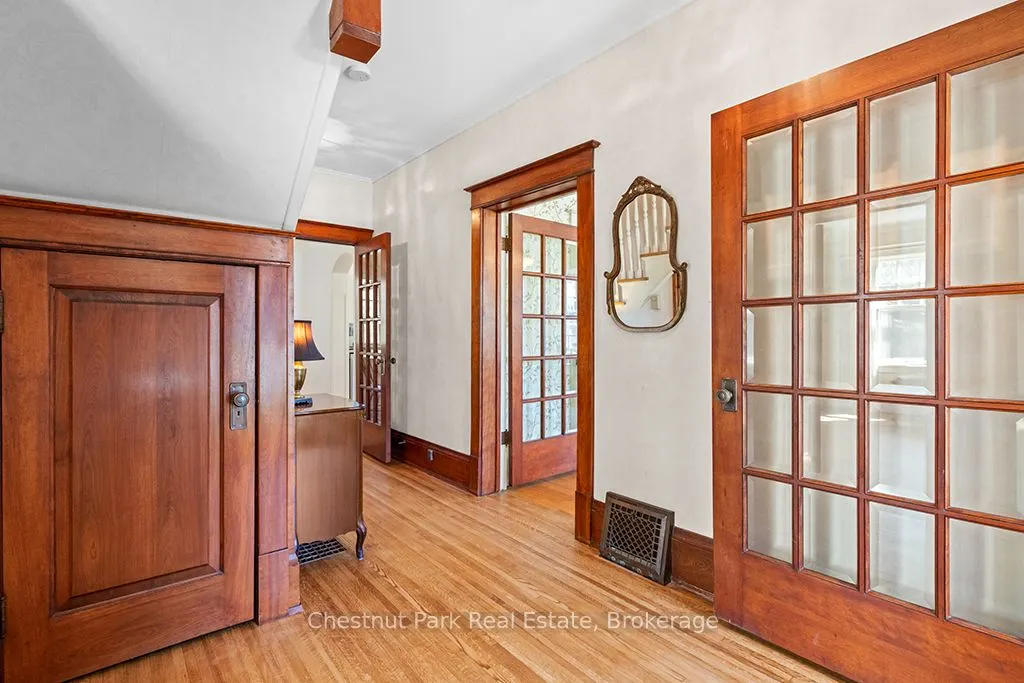 190 4th Street W