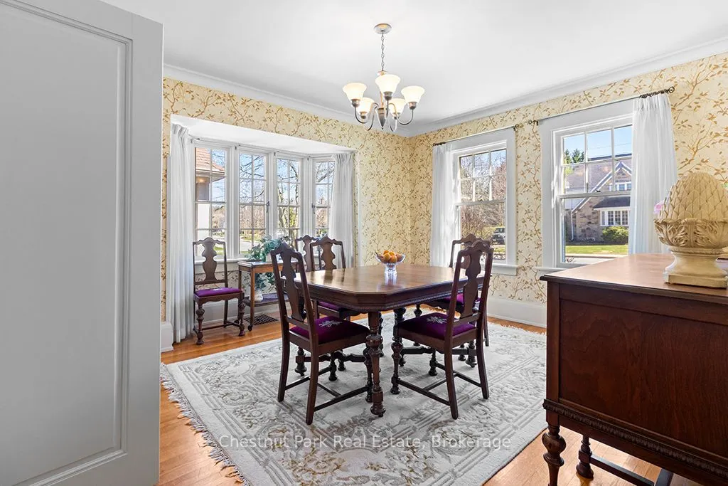 190 4th Street W