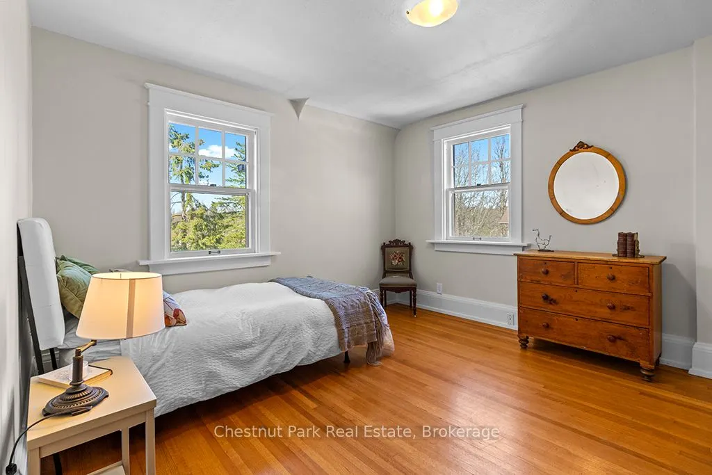 190 4th Street W