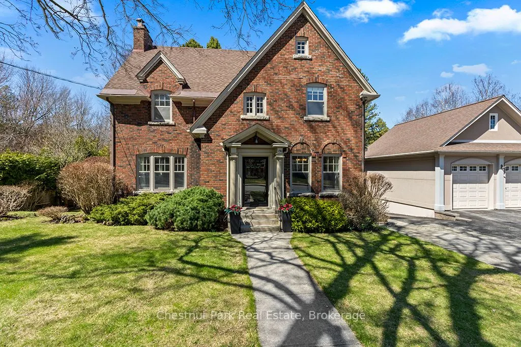 190 4th Street W