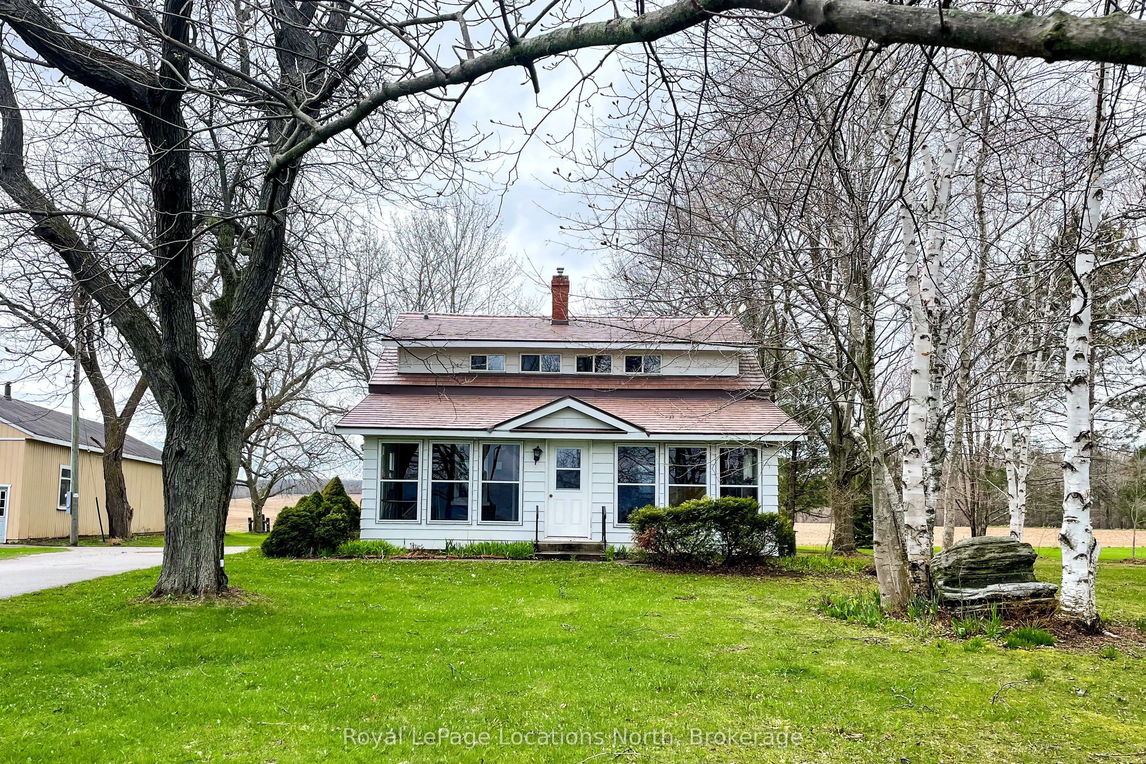 138268 Grey 112 Road